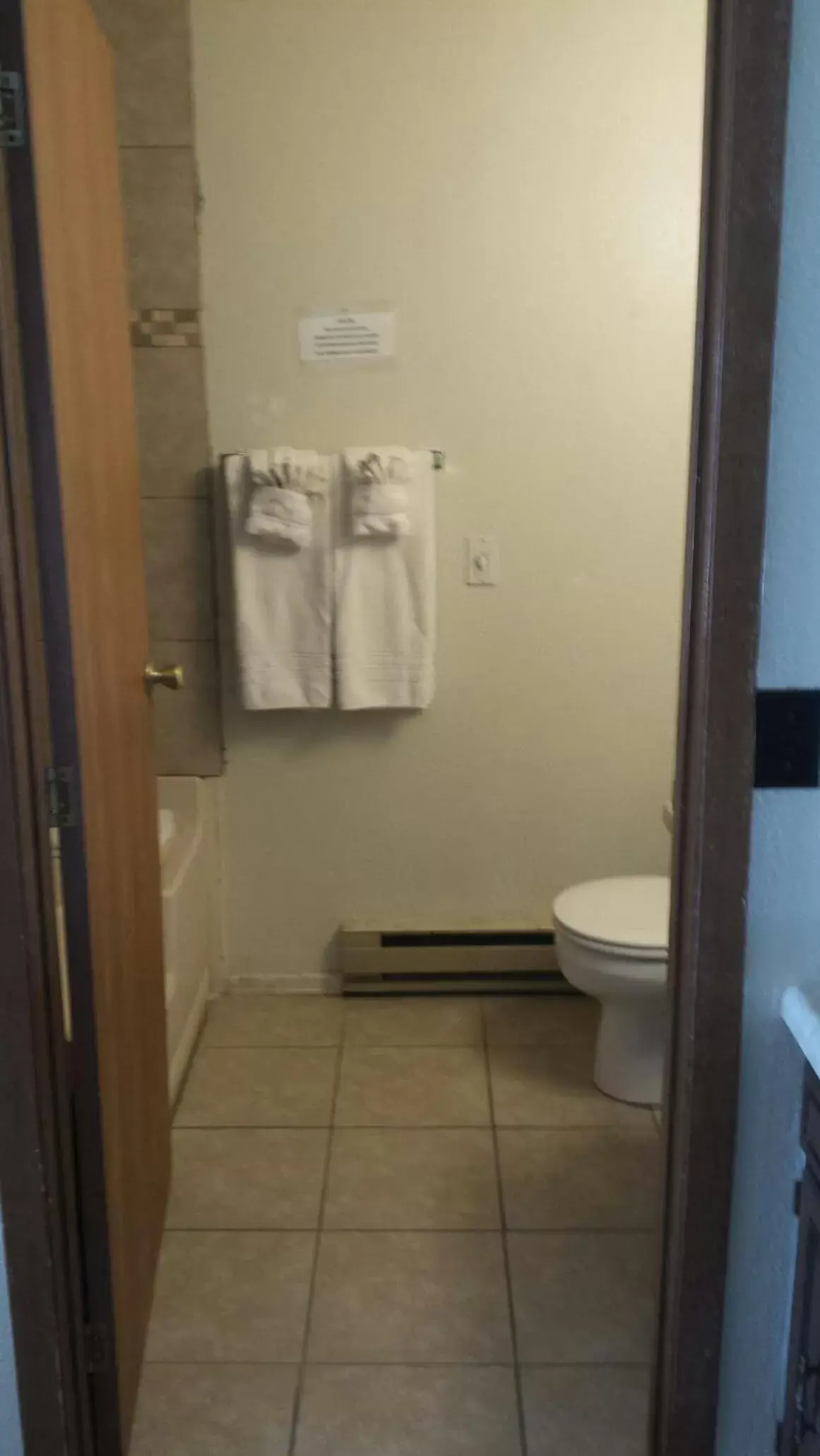 Bathroom in Western Inn Motel & RV Park