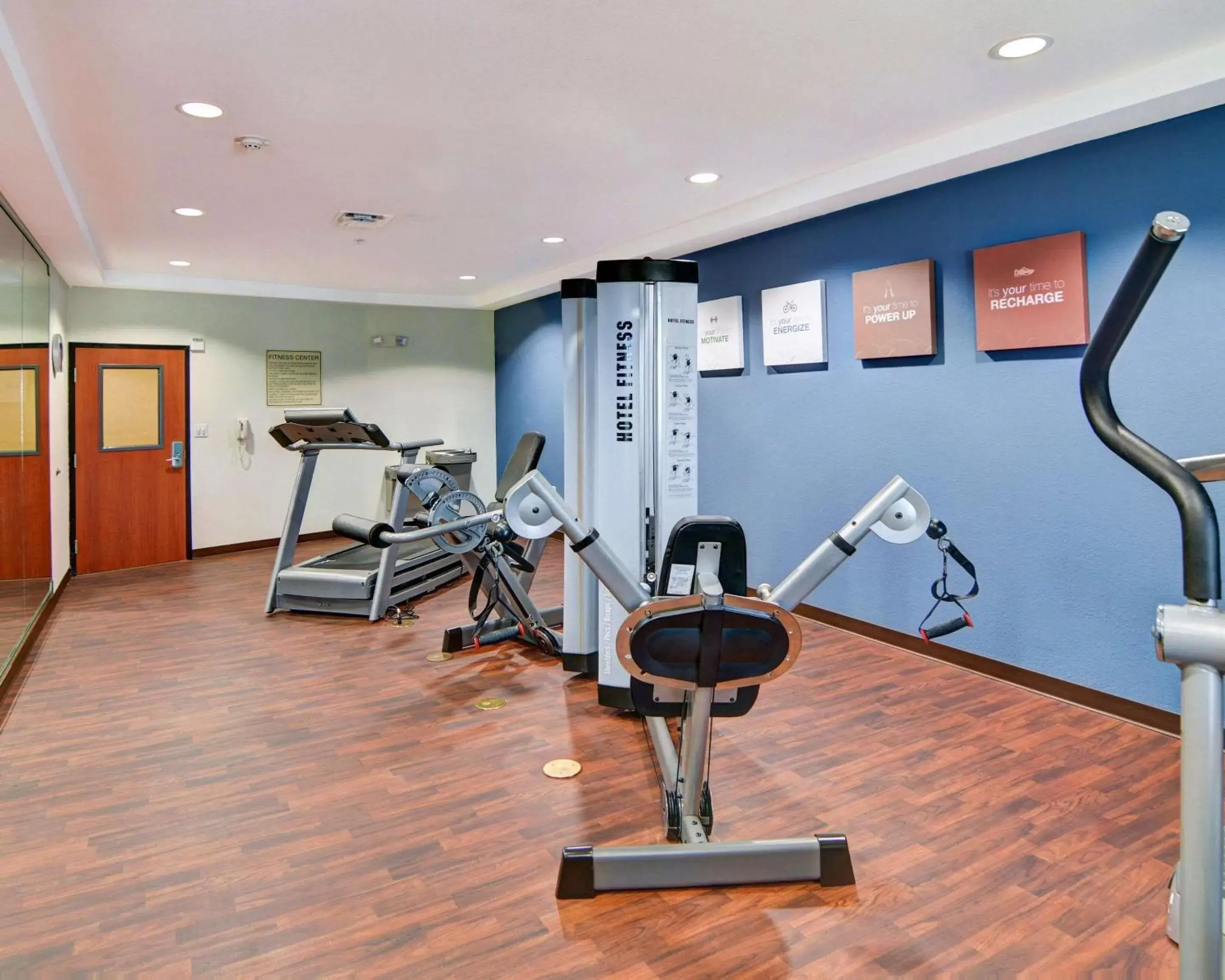 Fitness centre/facilities, Fitness Center/Facilities in Quality Suites Near Cedar Creek Lake