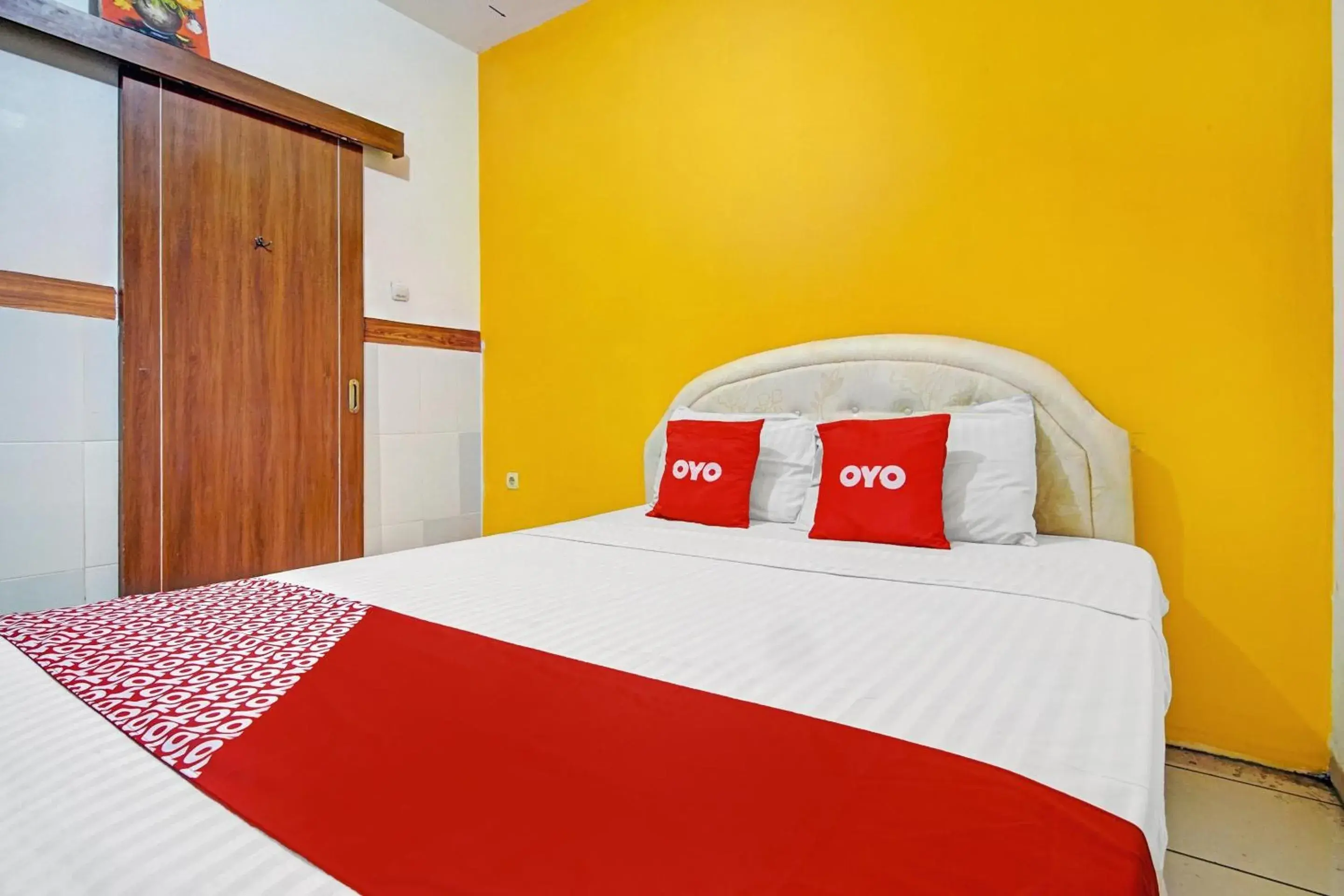 Bedroom in OYO 90422 Mall Of Indonesia