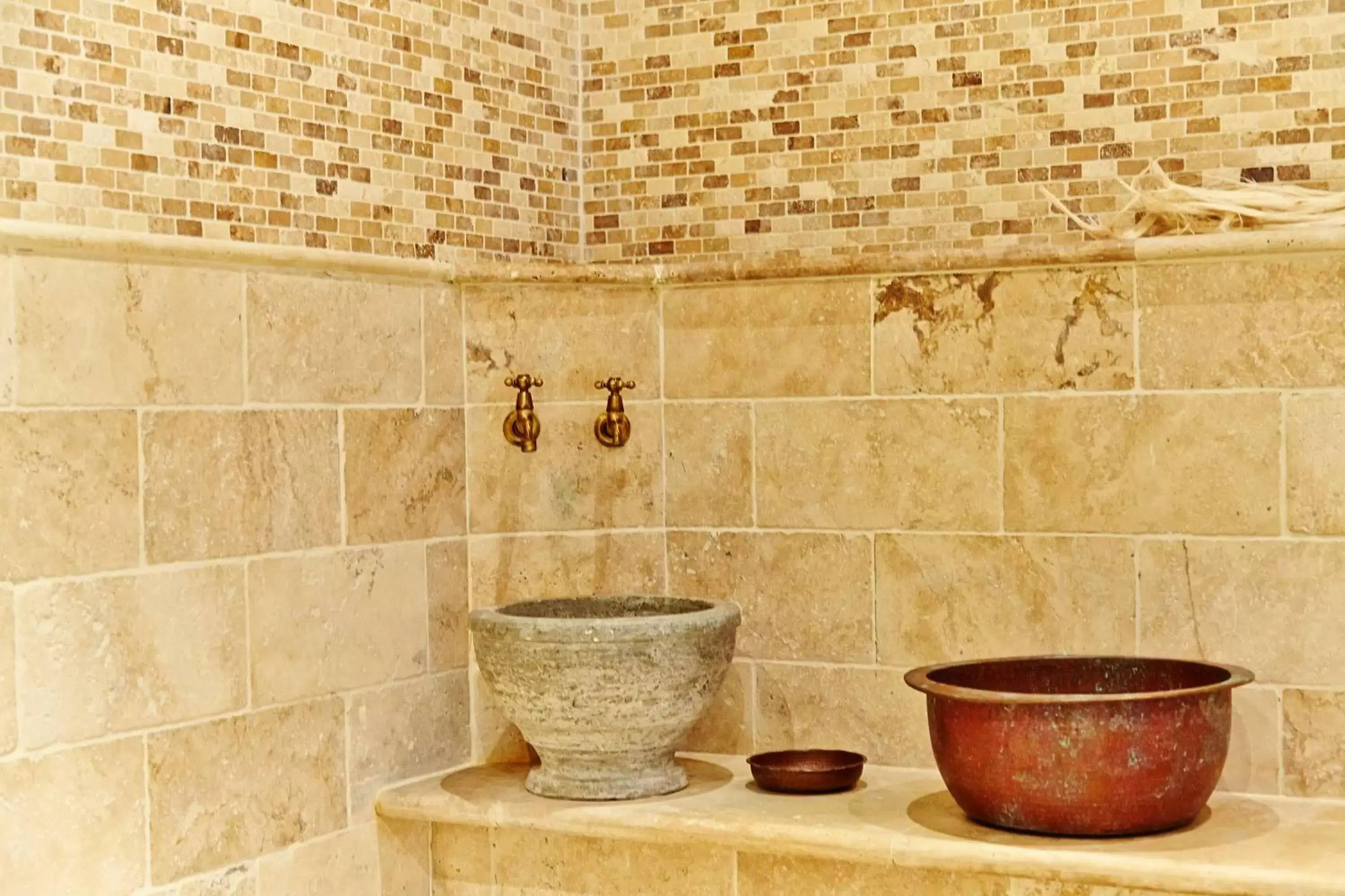 Hot Tub, Bathroom in Ein Gedi Kibbutz Hotel