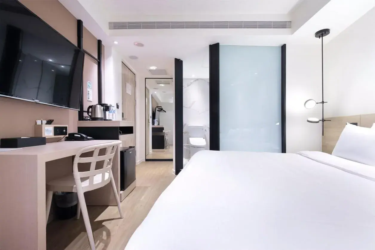 Bed in KEEBE Hotel Bed in KEEBE Hotel