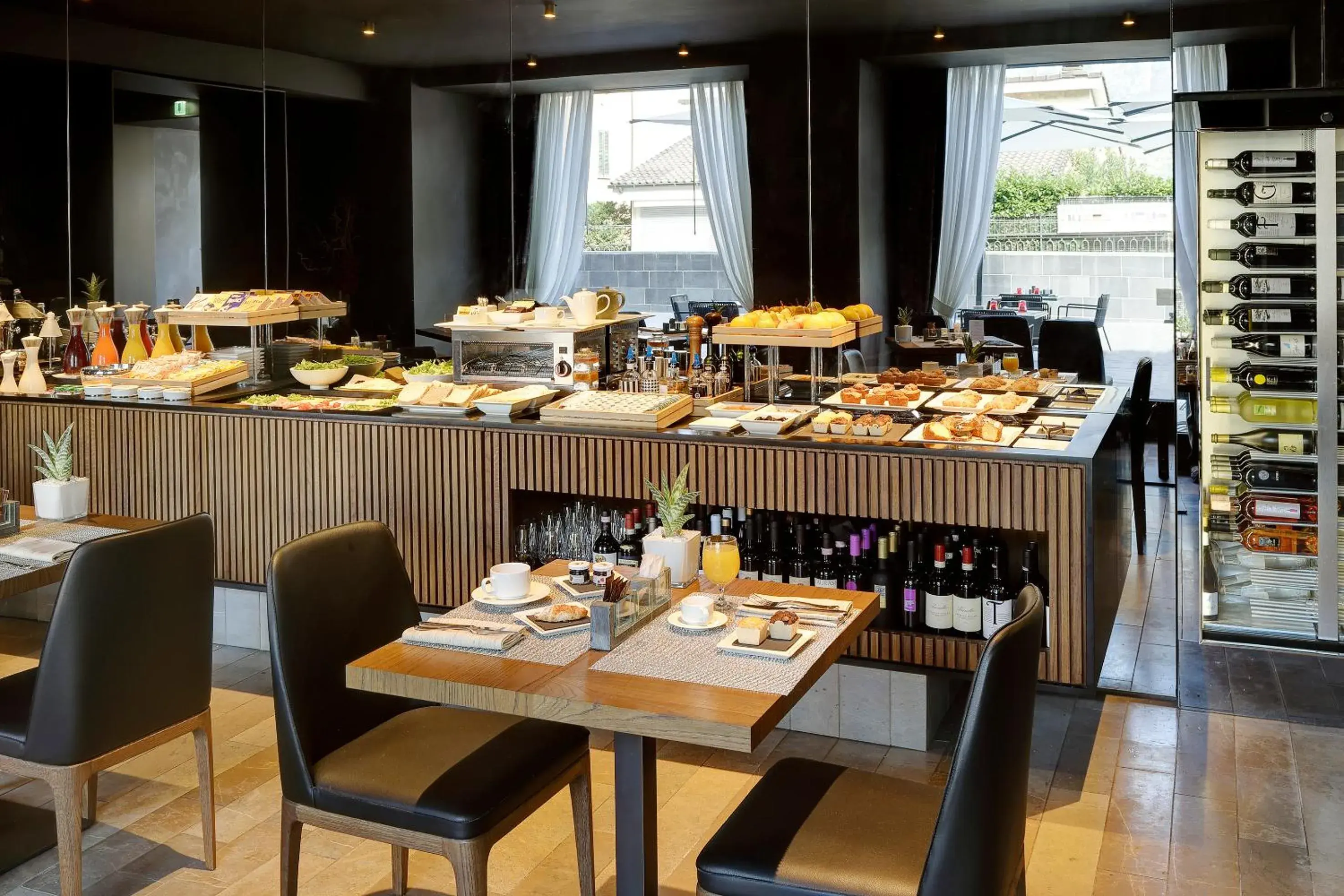 Buffet breakfast, Restaurant/Places to Eat in Grand Hotel Campione