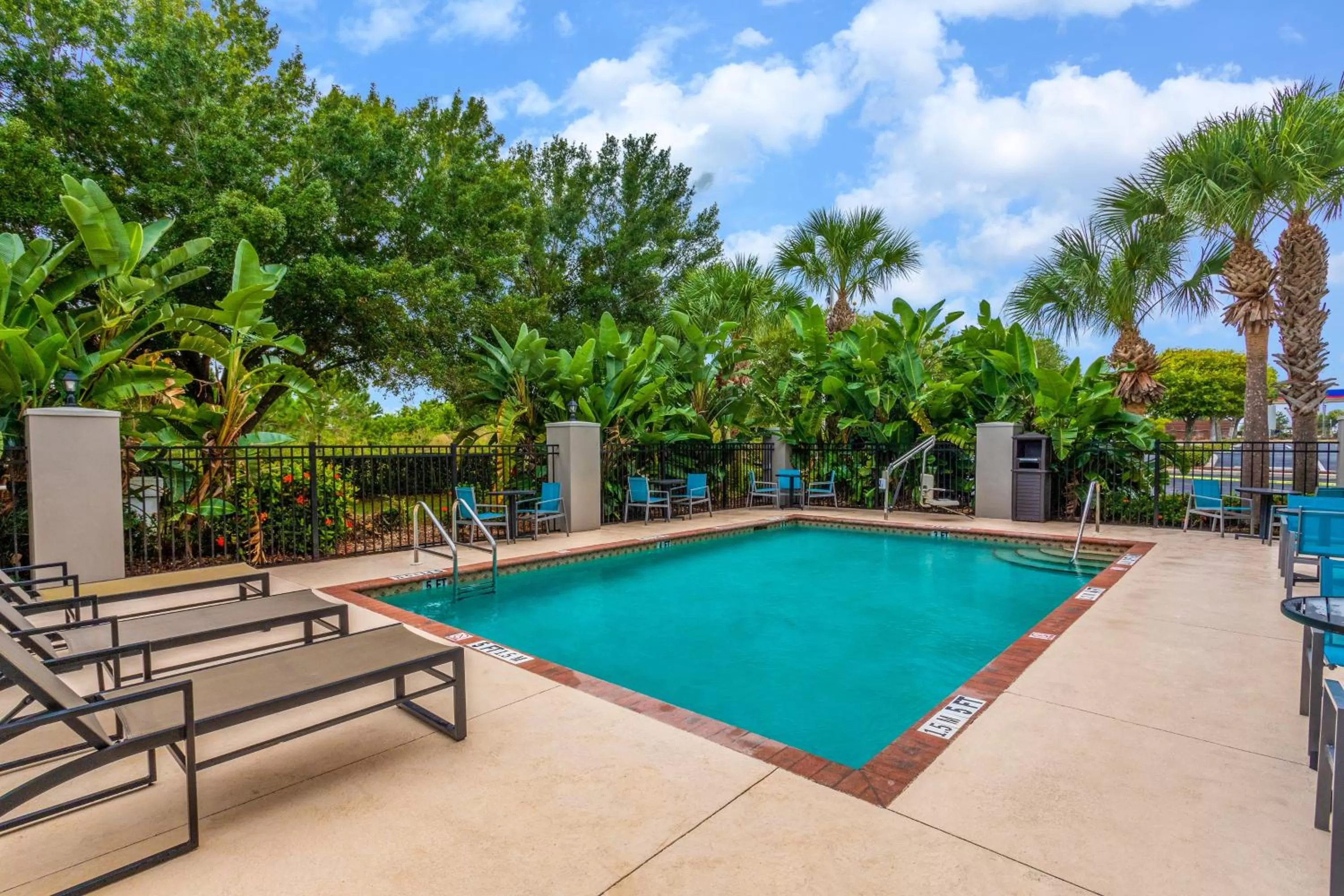 Swimming pool in Holiday Inn Express & Suites Lake Placid by IHG