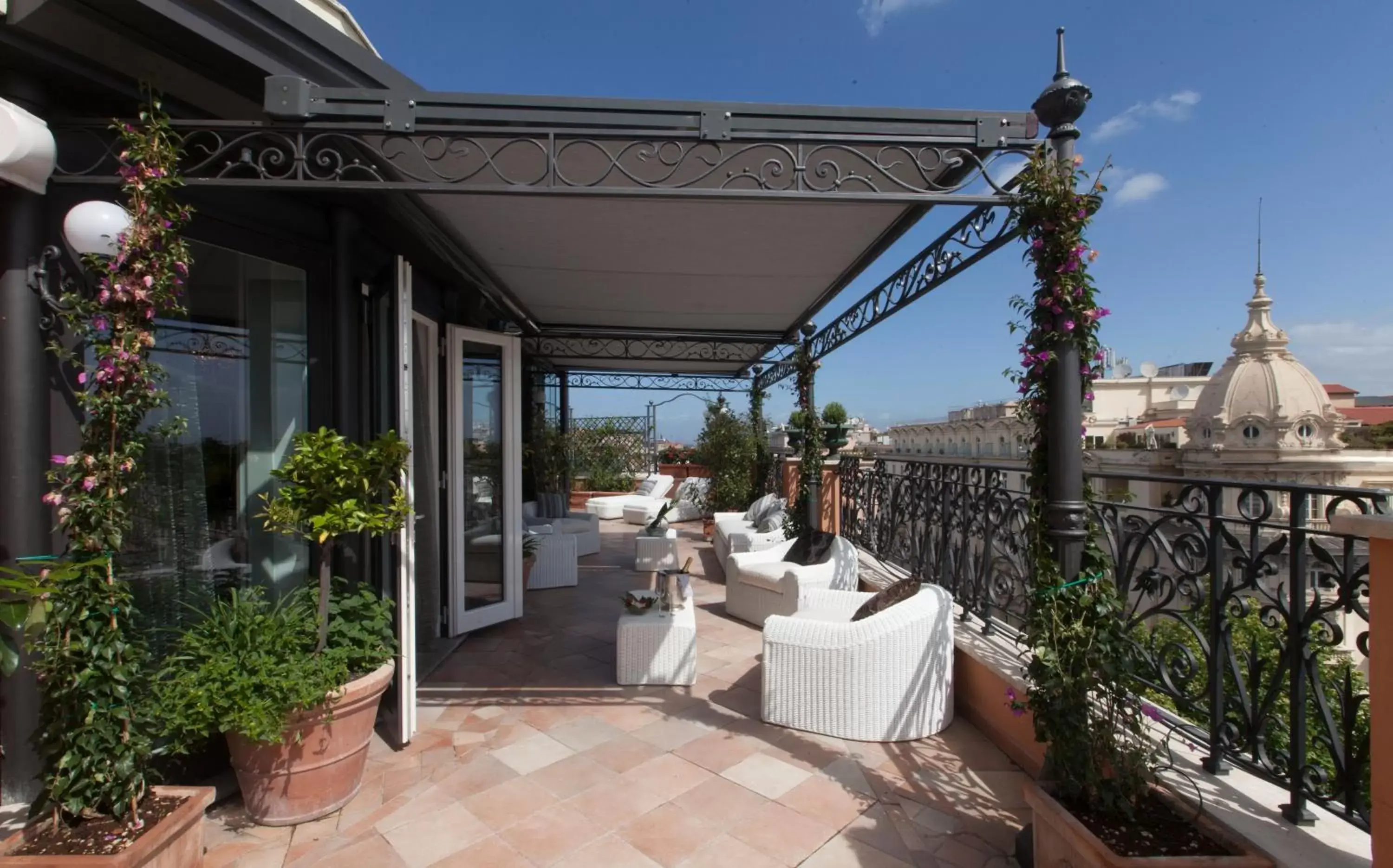 Balcony/Terrace in Baglioni Hotel Regina - The Leading Hotels of the World
