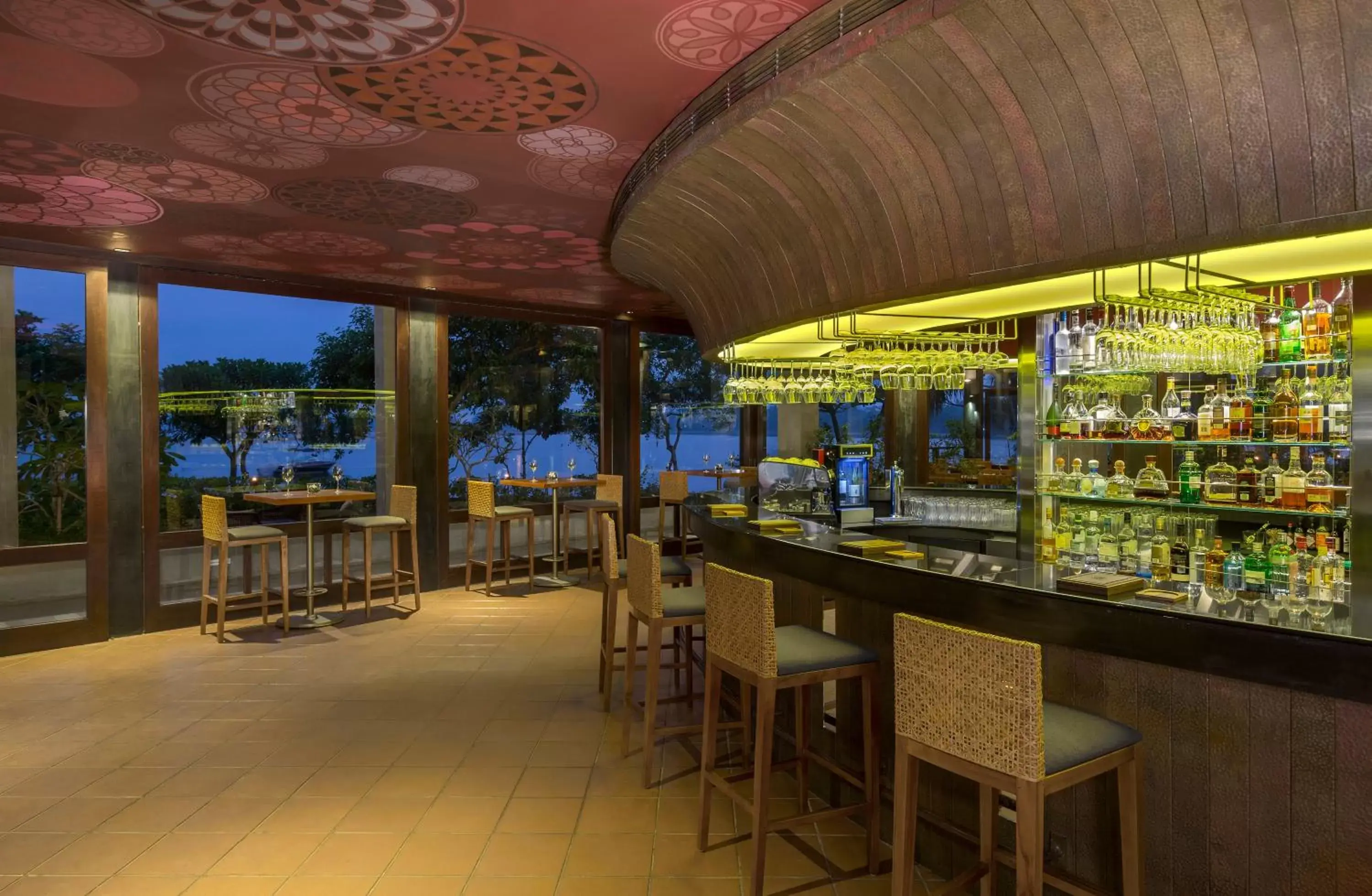 Food and drinks, Lounge/Bar in Anantara Kalutara Resort