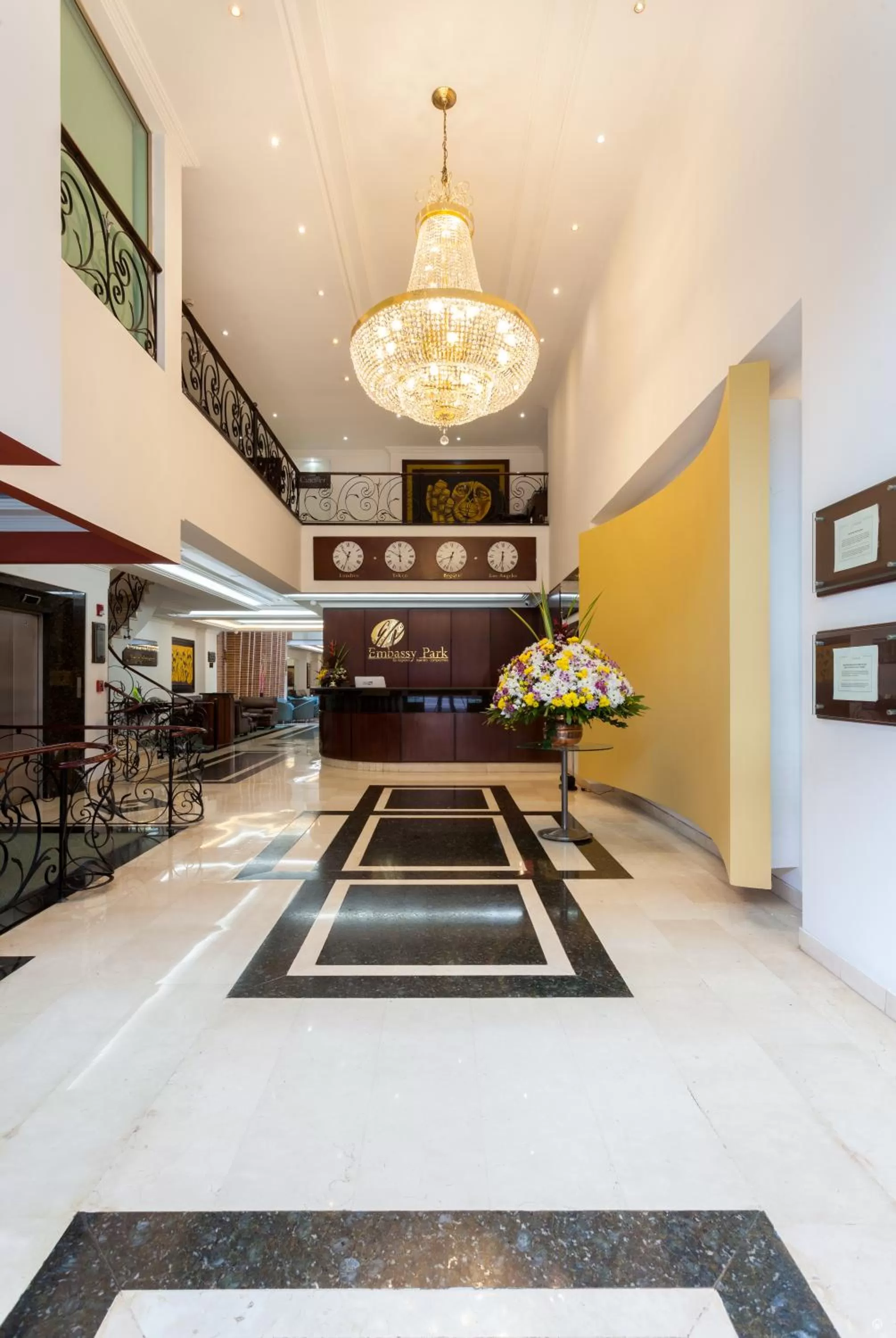 Lobby or reception in Hotel Embassy Park