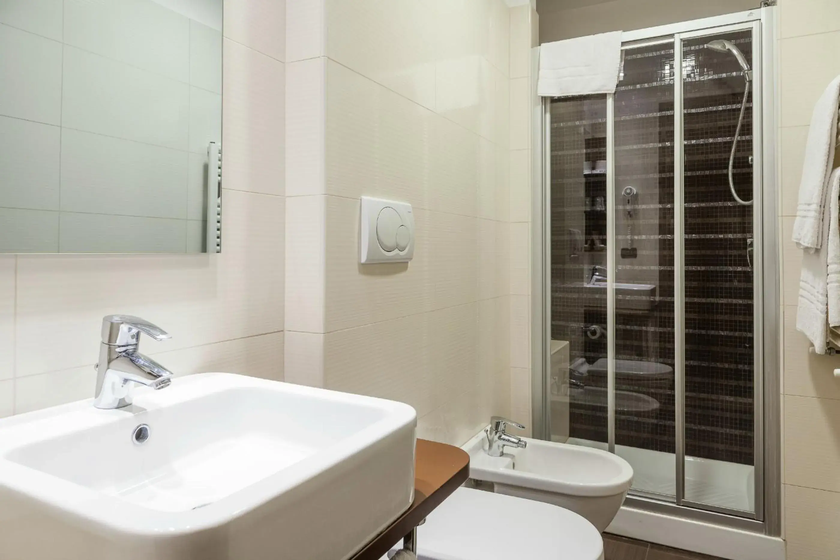 Premium Double Room in Hotel Des Etrangers Premium Double Room in Hotel Des Etrangers