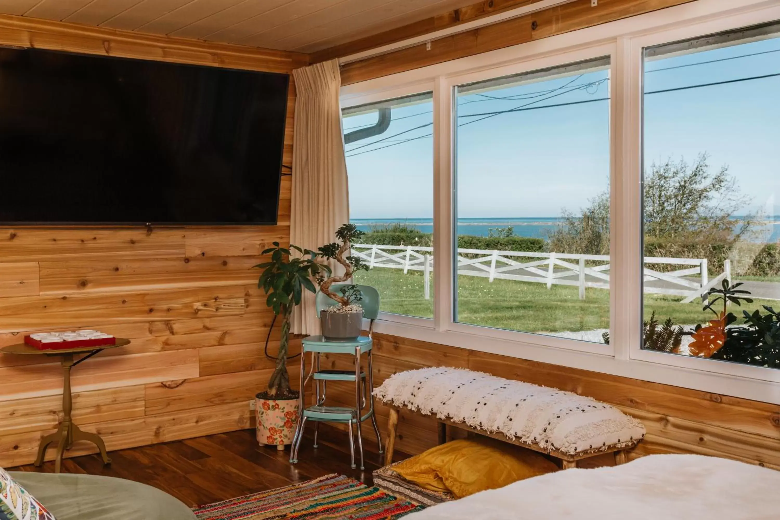 TV/Entertainment Center in Dungeness Bay Cottages