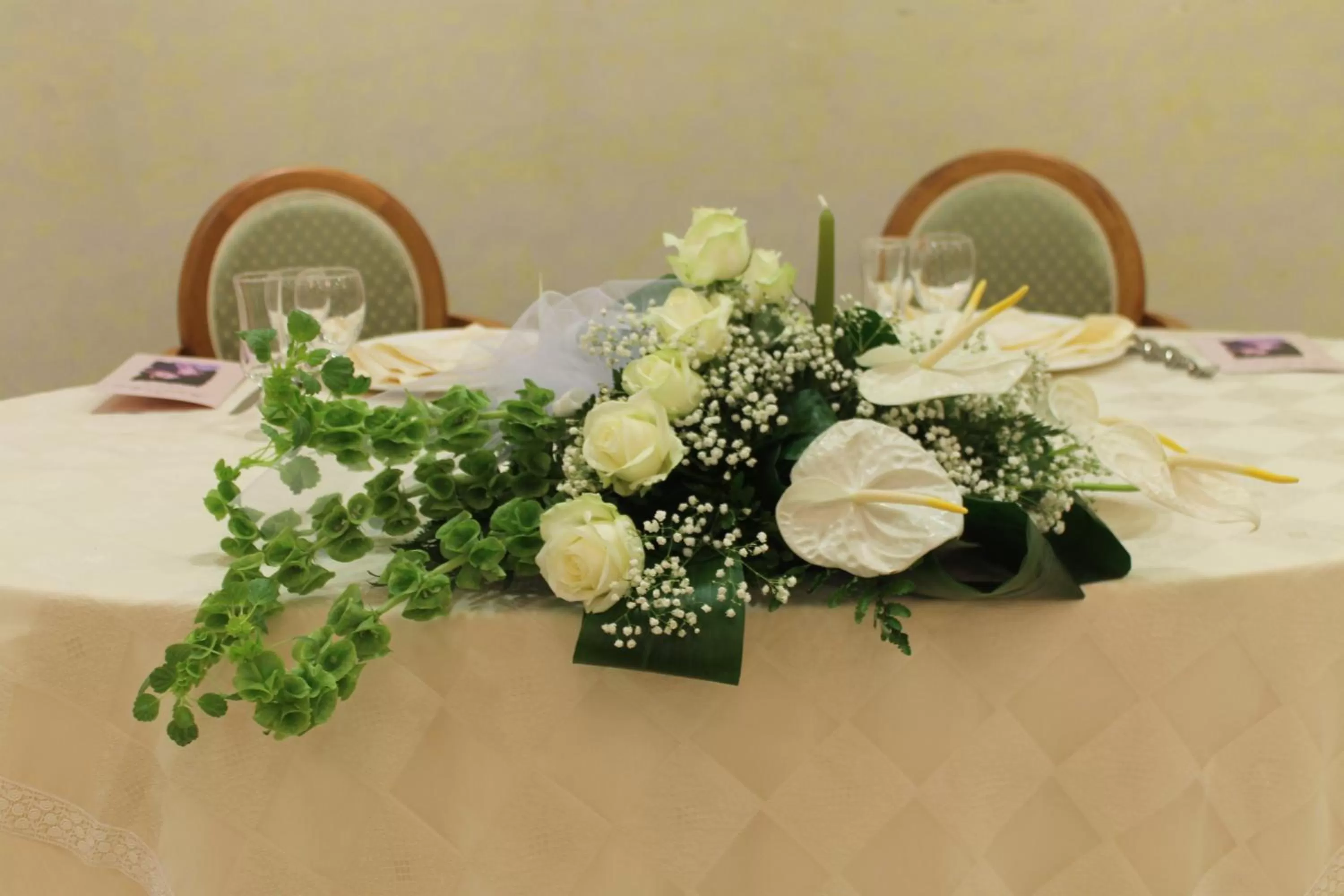 Restaurant/places to eat in Grand Hotel Victoria