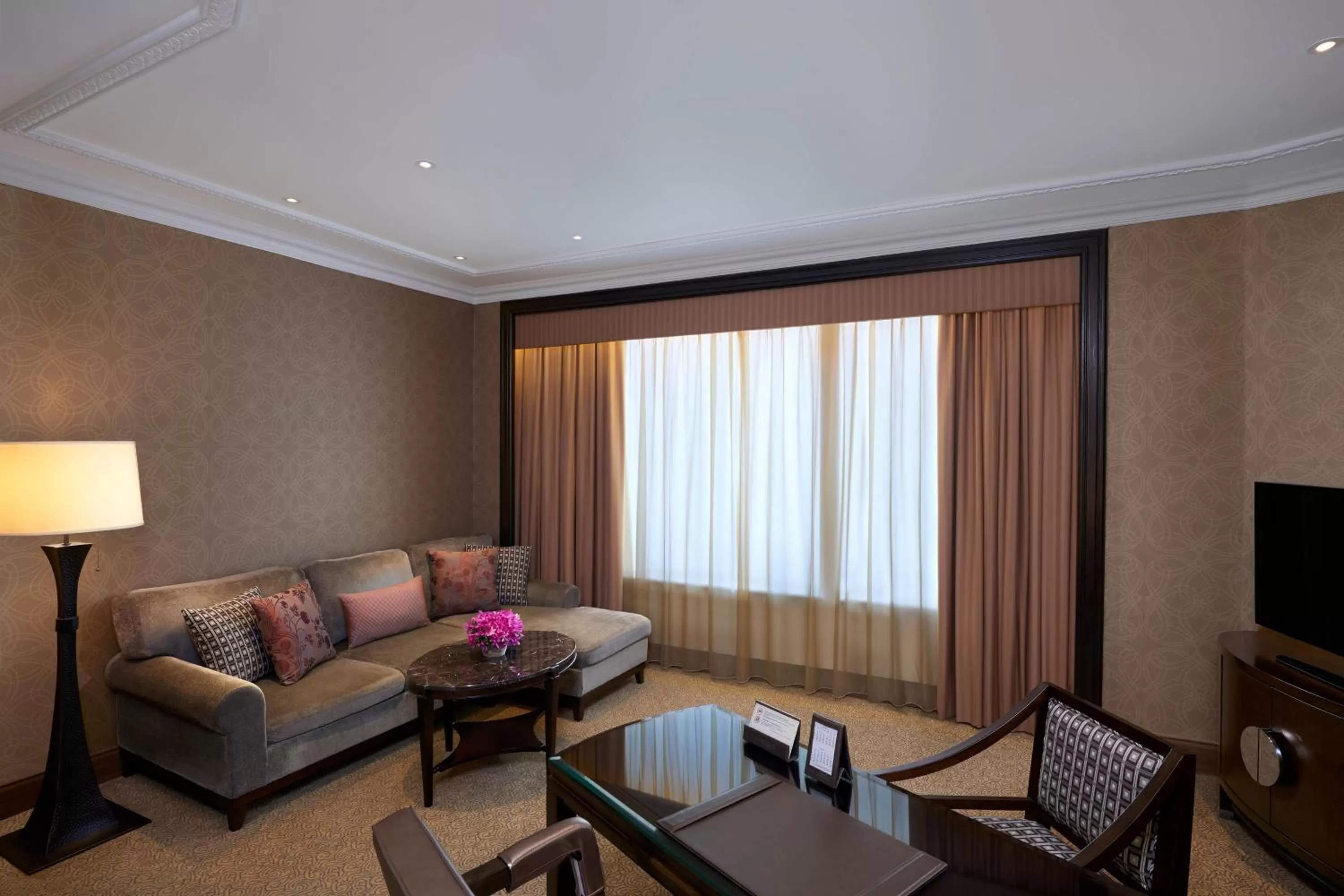 Living room in Sheraton Grande Sukhumvit, a Luxury Collection Hotel, Bangkok