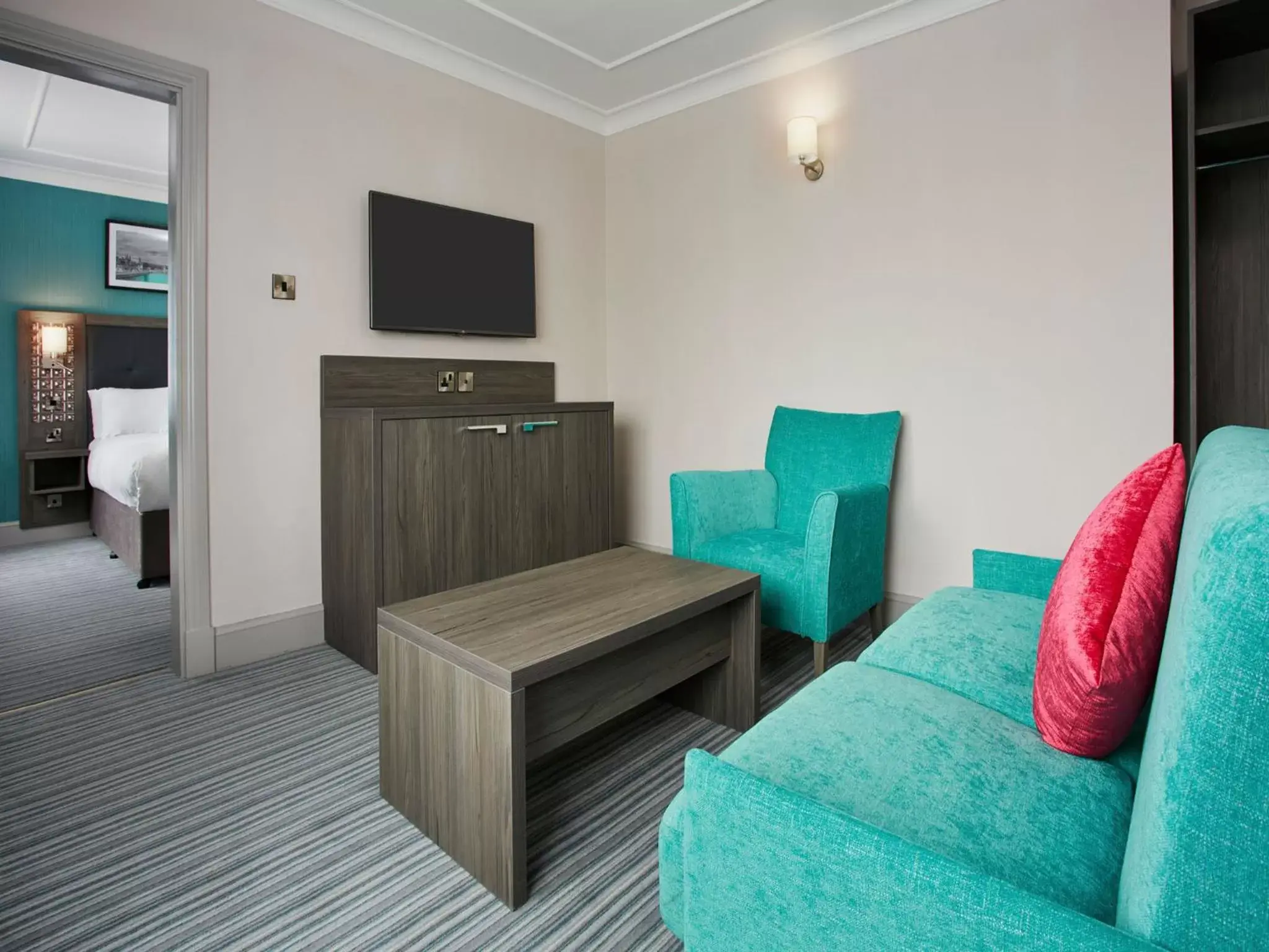 Executive Double Room with Sofa Bed in Leonardo Hotel Inverness - Formerly Jurys Inn Executive Double Room with Sofa Bed in Leonardo Hotel Inverness - Formerly Jurys Inn