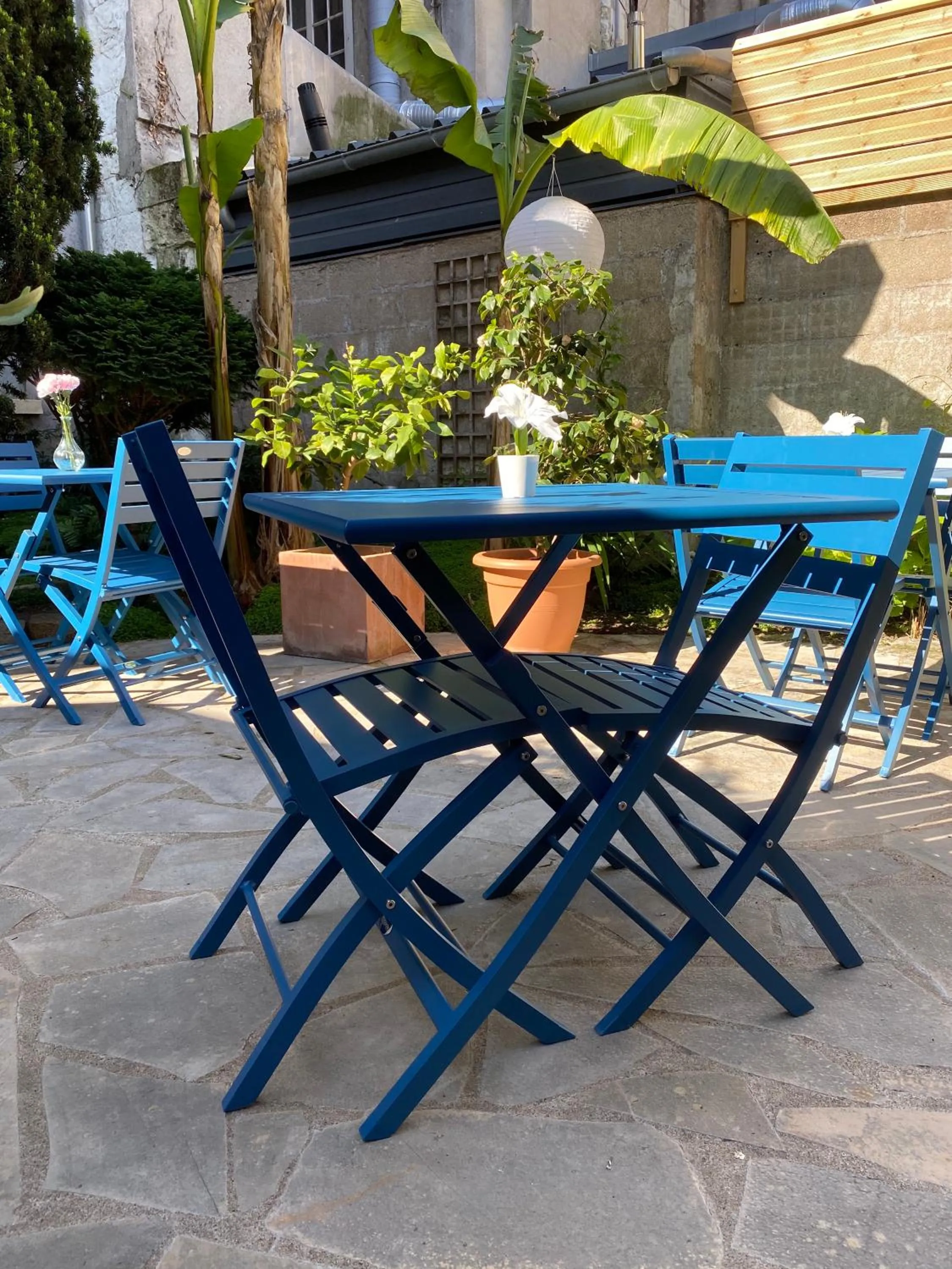 Patio in Hotel Colbert