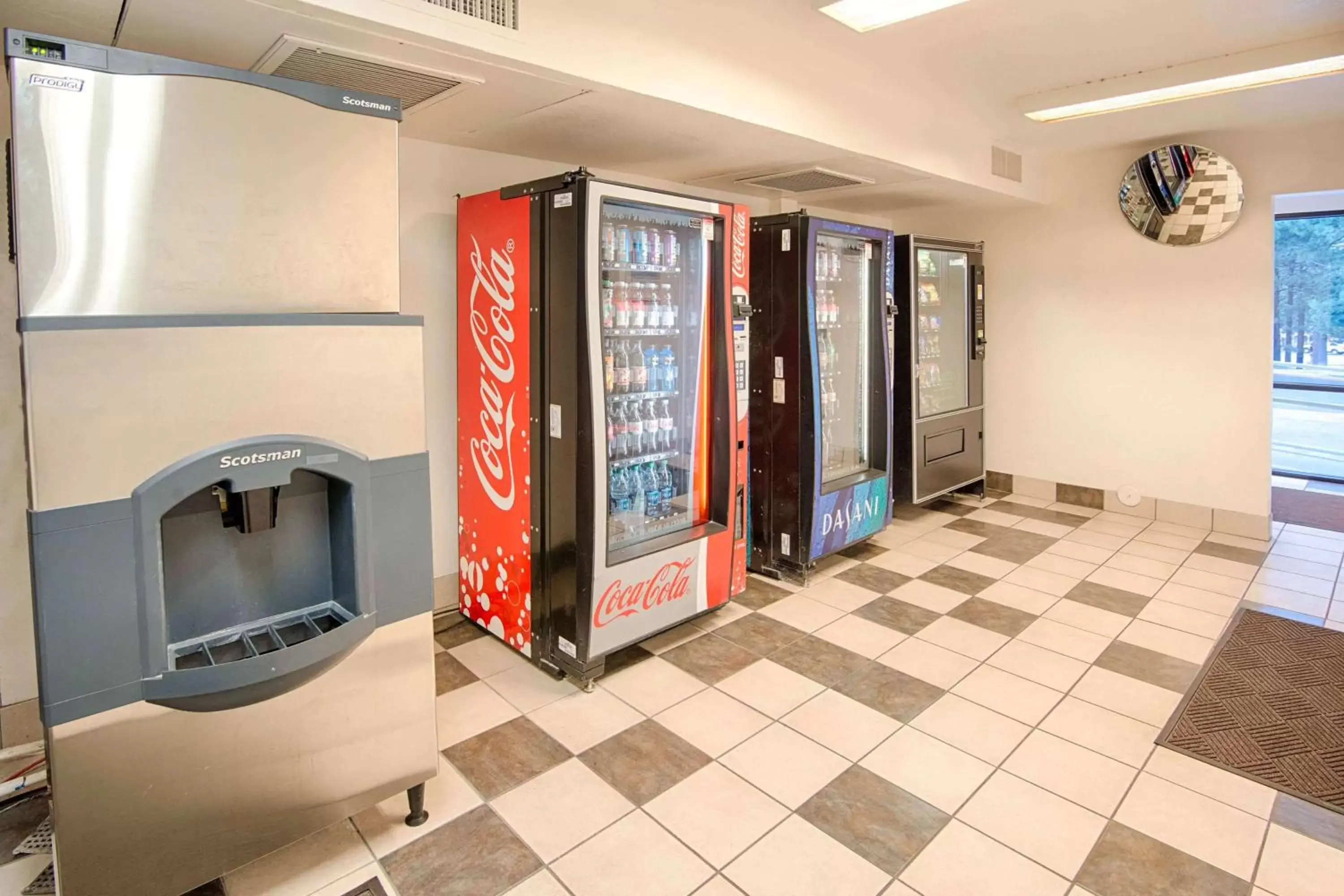 Property building in Motel 6-Mammoth Lakes, CA Property building in Motel 6-Mammoth Lakes, CA