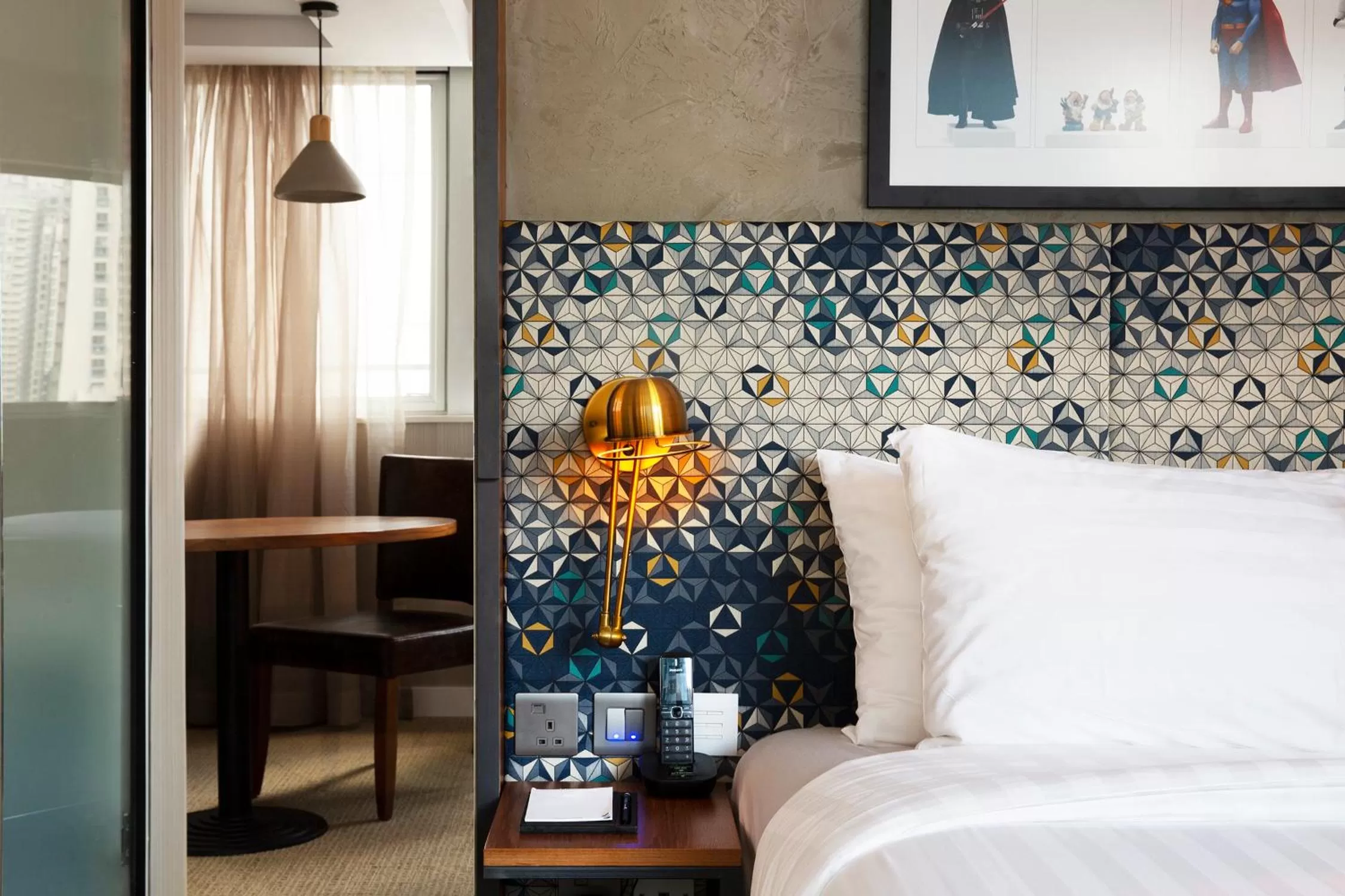 Decorative detail, Bed in Ovolo Central