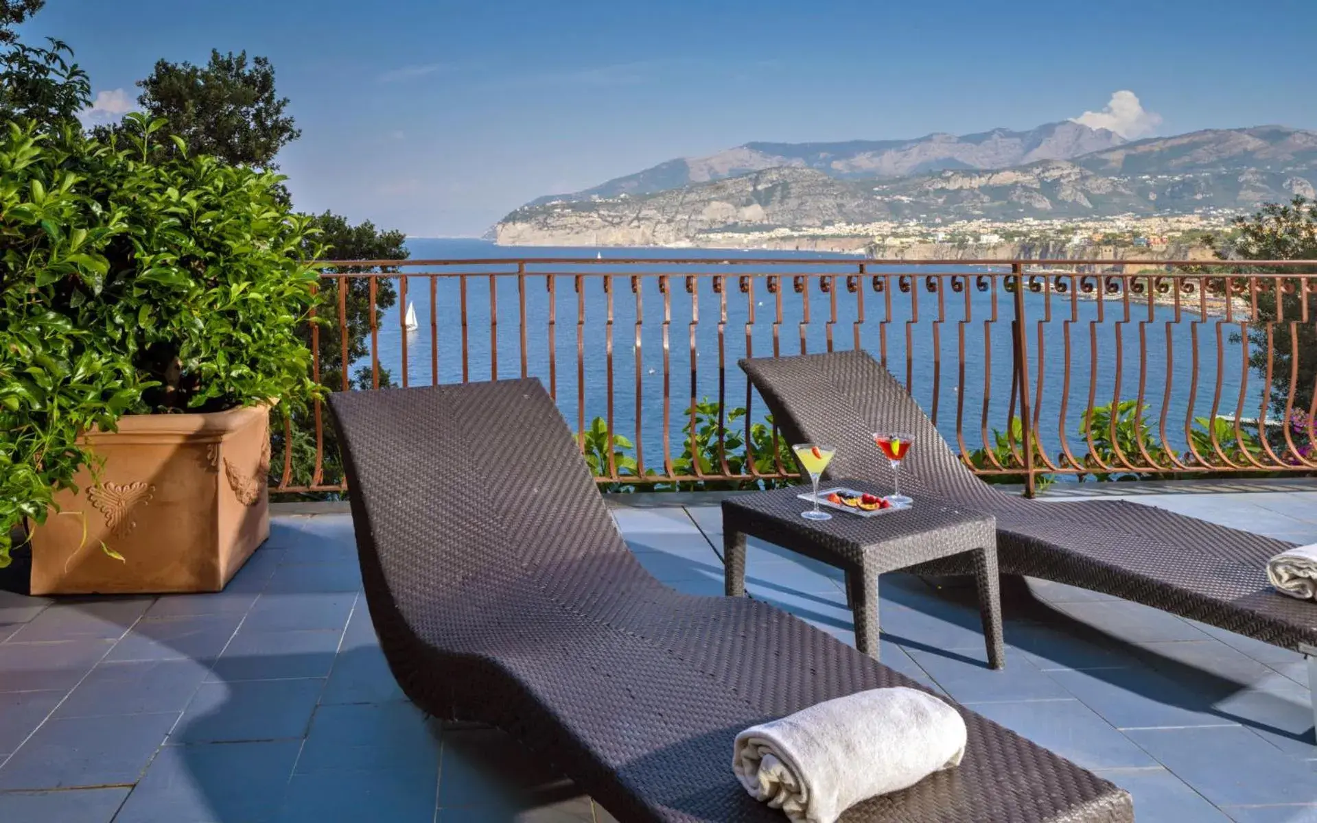 Balcony/Terrace, Mountain View in Hotel Belair