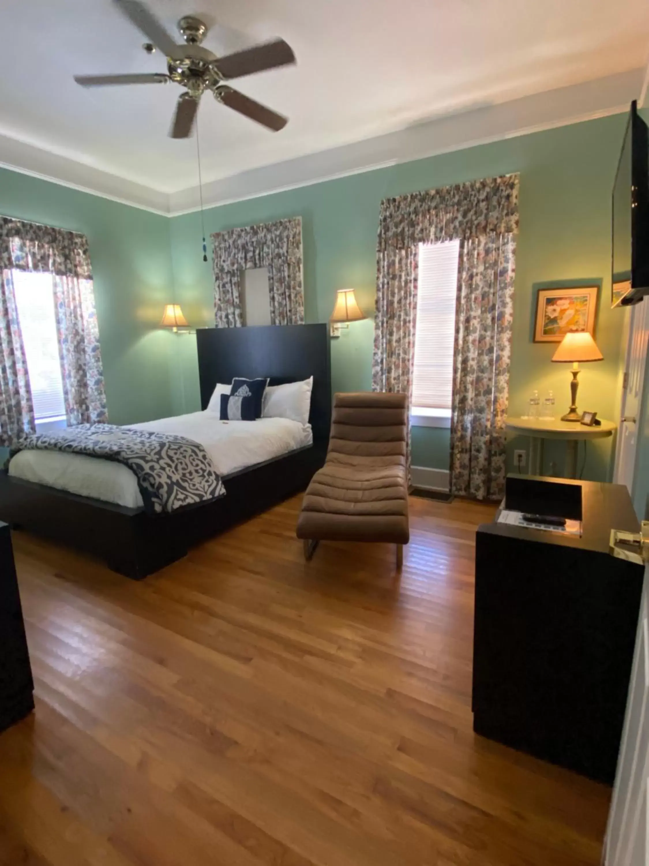 Bedroom, Seating Area in Carriage Way Centennial House - Adult Only- Saint Augustine