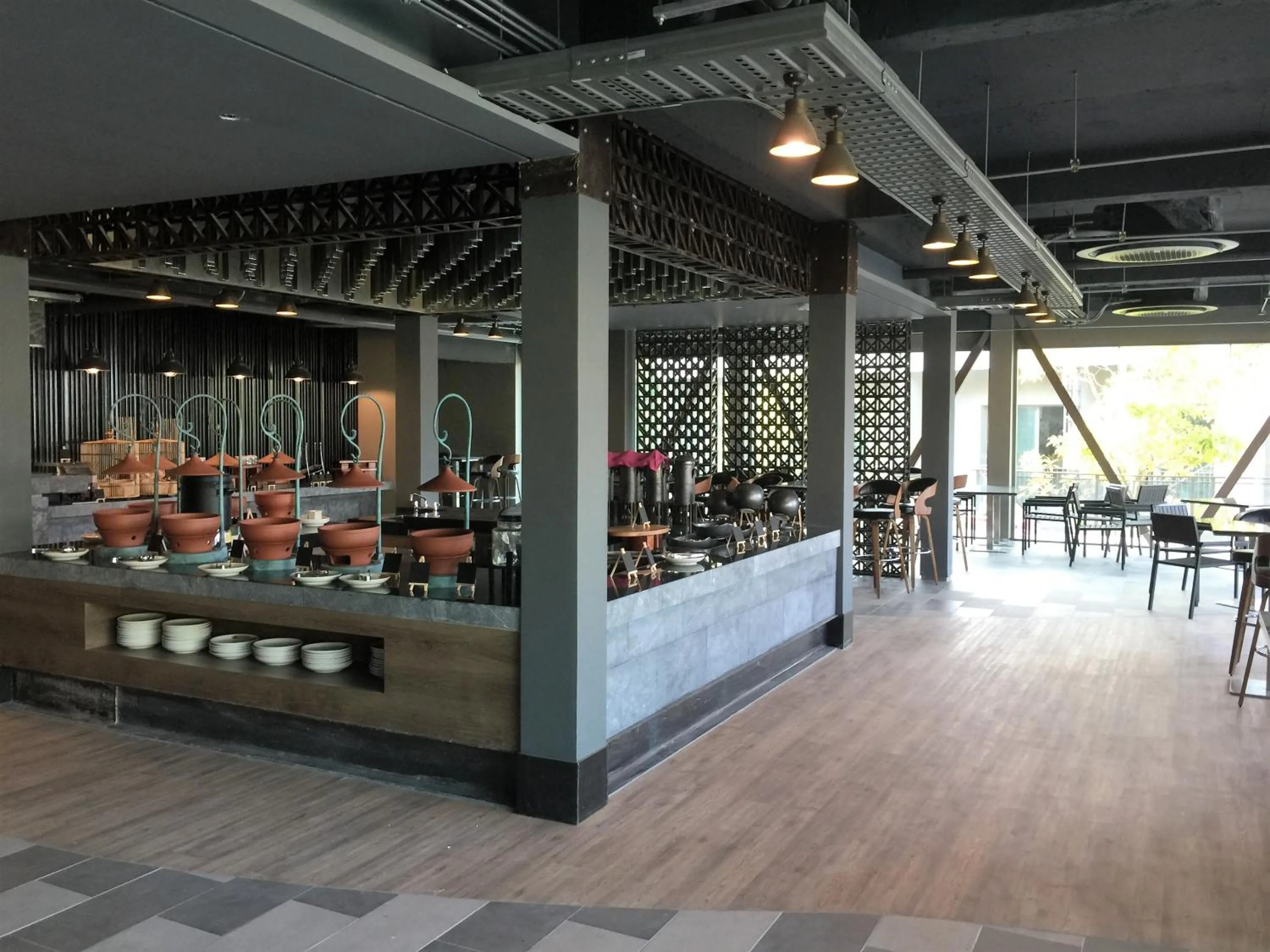 Restaurant/places to eat in MAI HOUSE Patong Hill