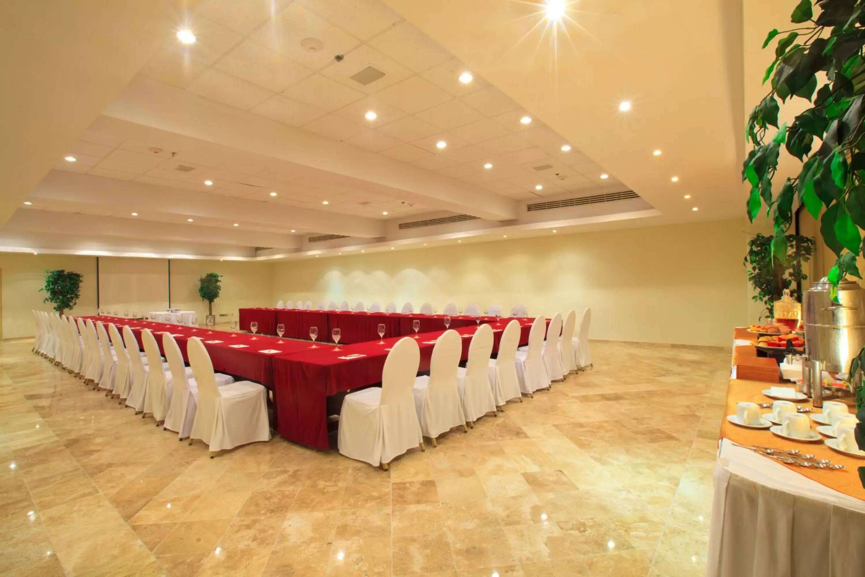 Business facilities, Banquet Facilities in Krystal Cancun