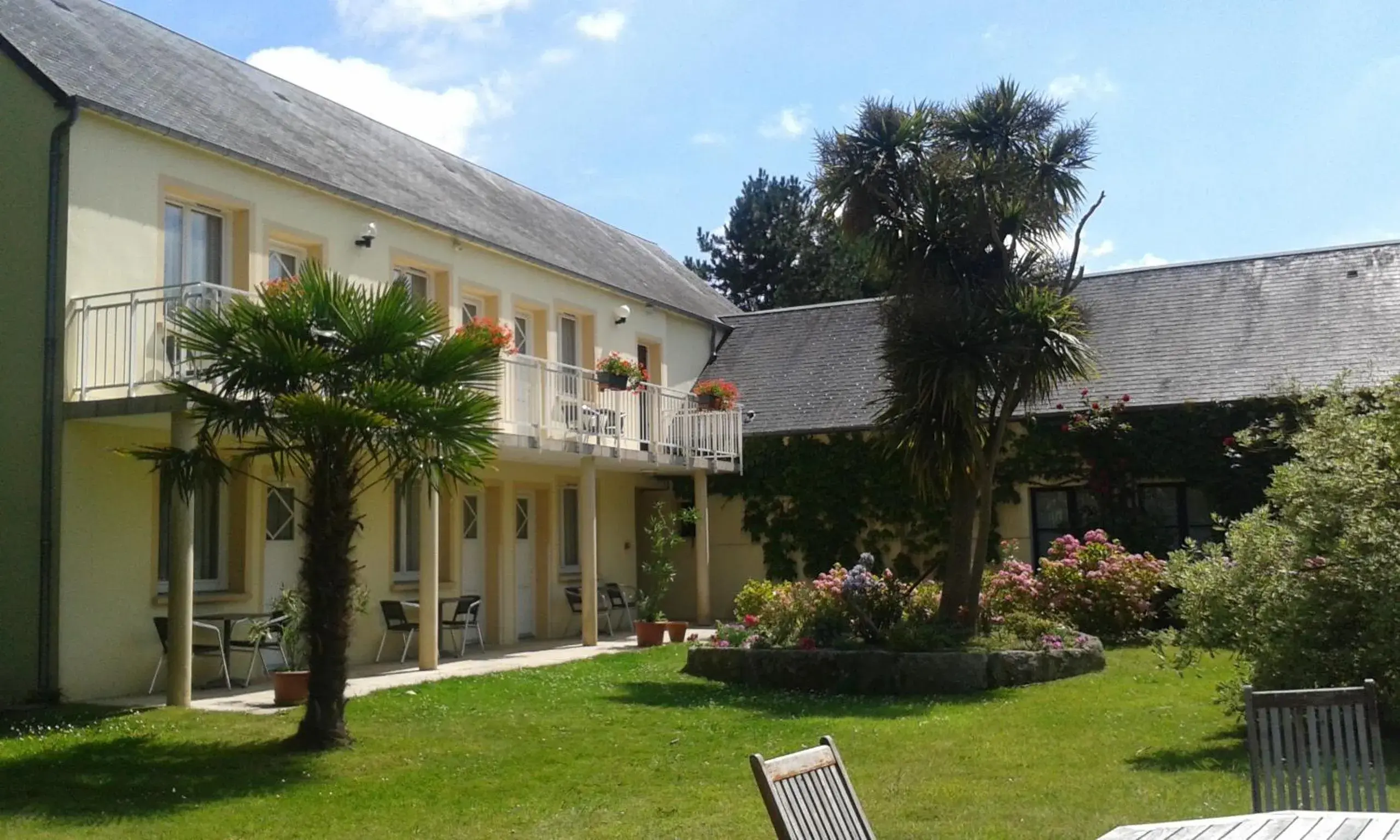 Facade/entrance, Property Building in La Demeure du Perron