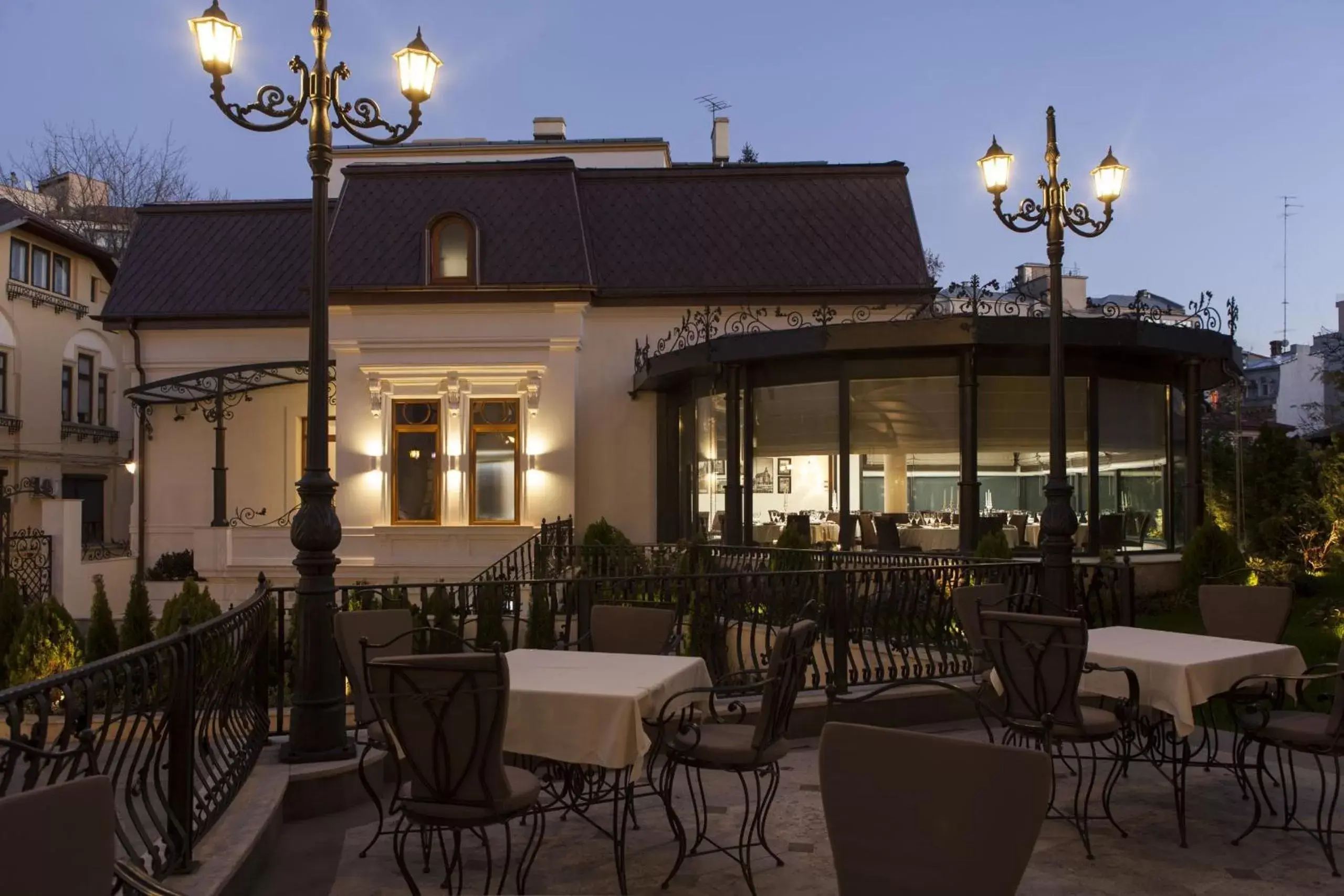 Facade/entrance, Restaurant/Places to Eat in Epoque Hotel - Relais & Chateaux