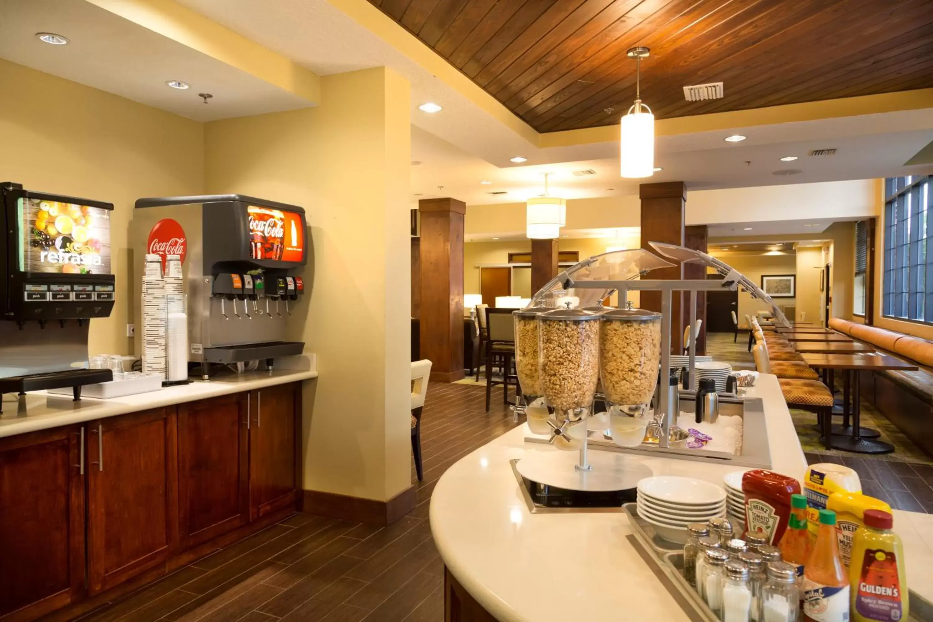 Breakfast, Restaurant/Places to Eat in Staybridge Suites Orlando at SeaWorld, an IHG Hotel