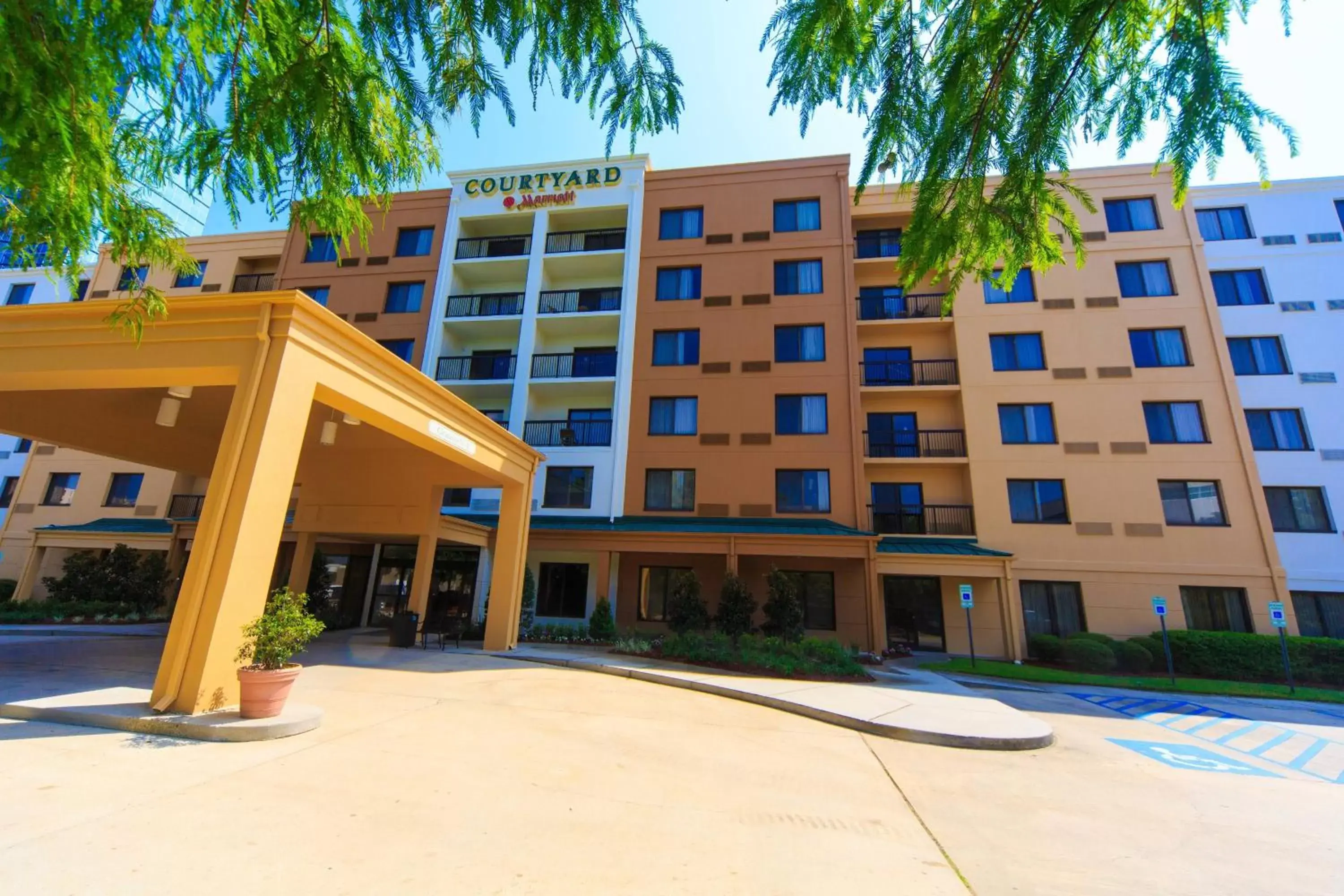 Property Building in Courtyard by Marriott New Orleans Metairie