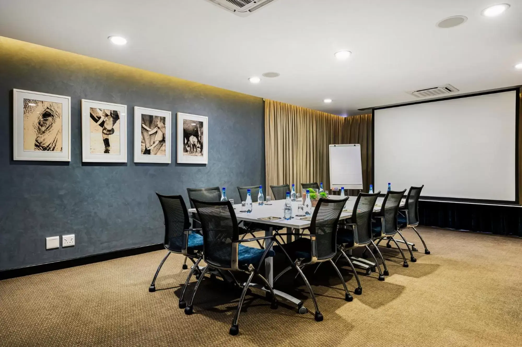 Meeting/conference room in Paxton Hotel