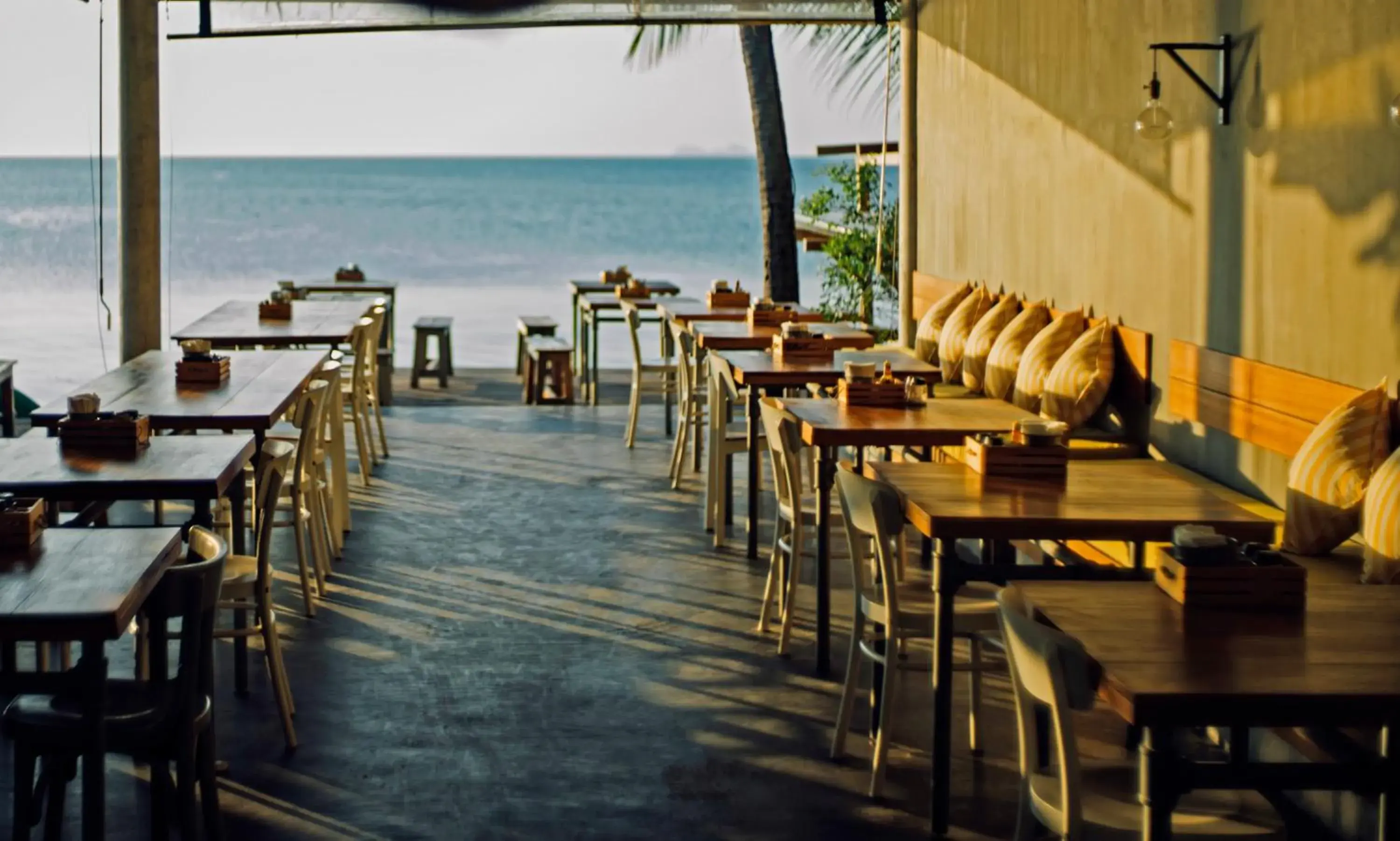 Restaurant/Places to Eat in Escape Beach Resort - SHA Extra Plus Certified