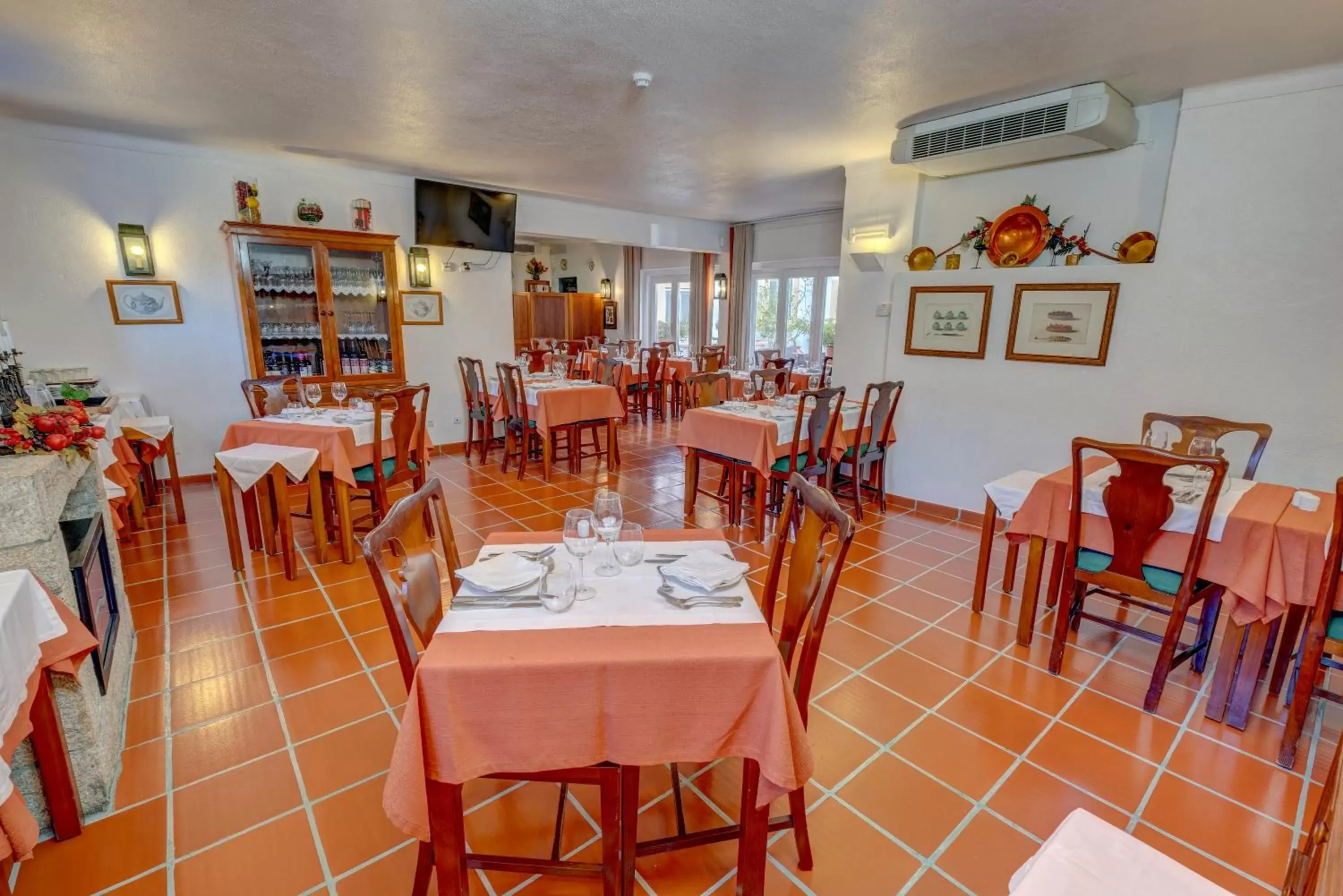 Restaurant/Places to Eat in El-Rei Dom Manuel Hotel