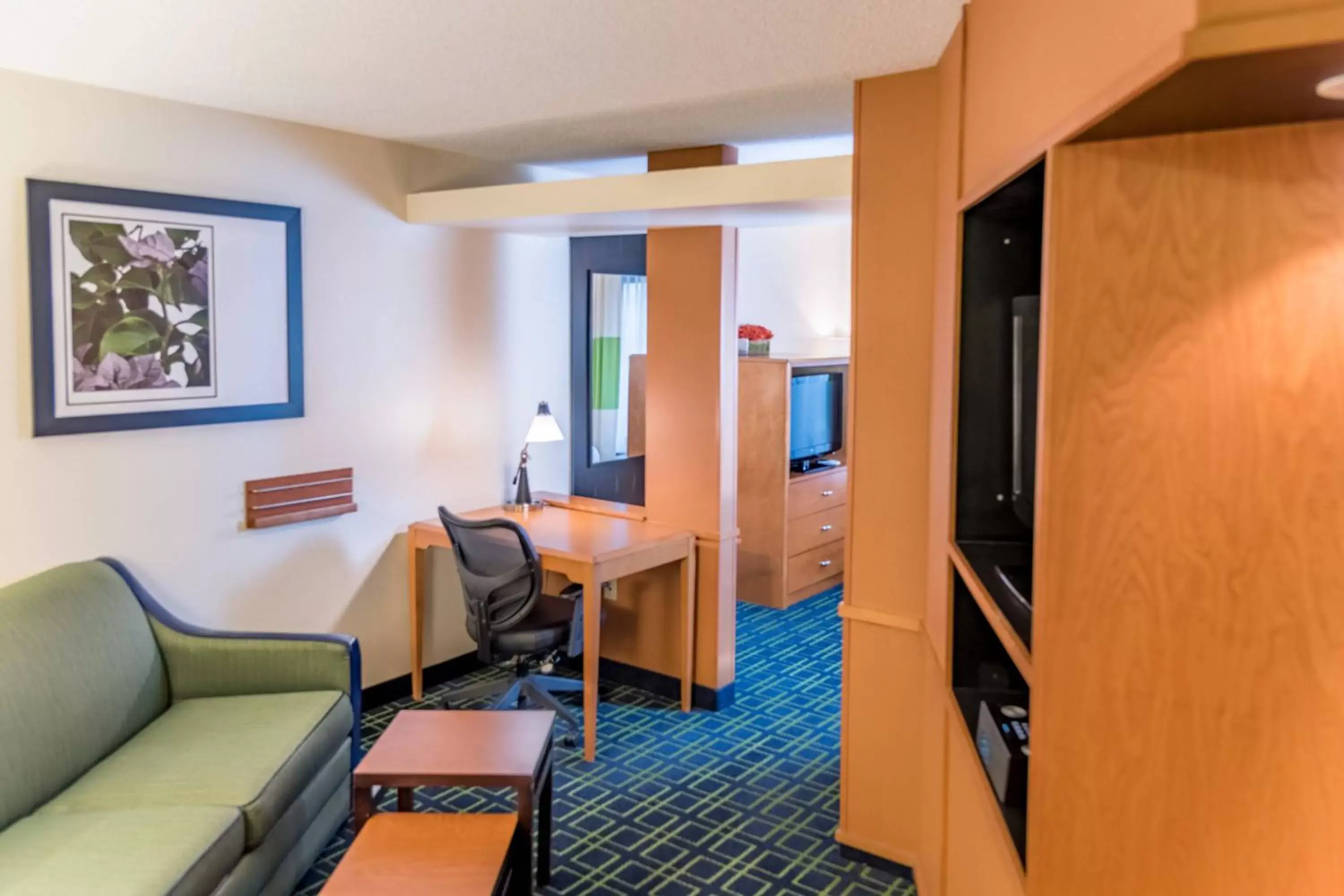 Photo of the whole room, Seating Area in Fairfield Inn & Suites by Marriott Muskegon Norton Shores