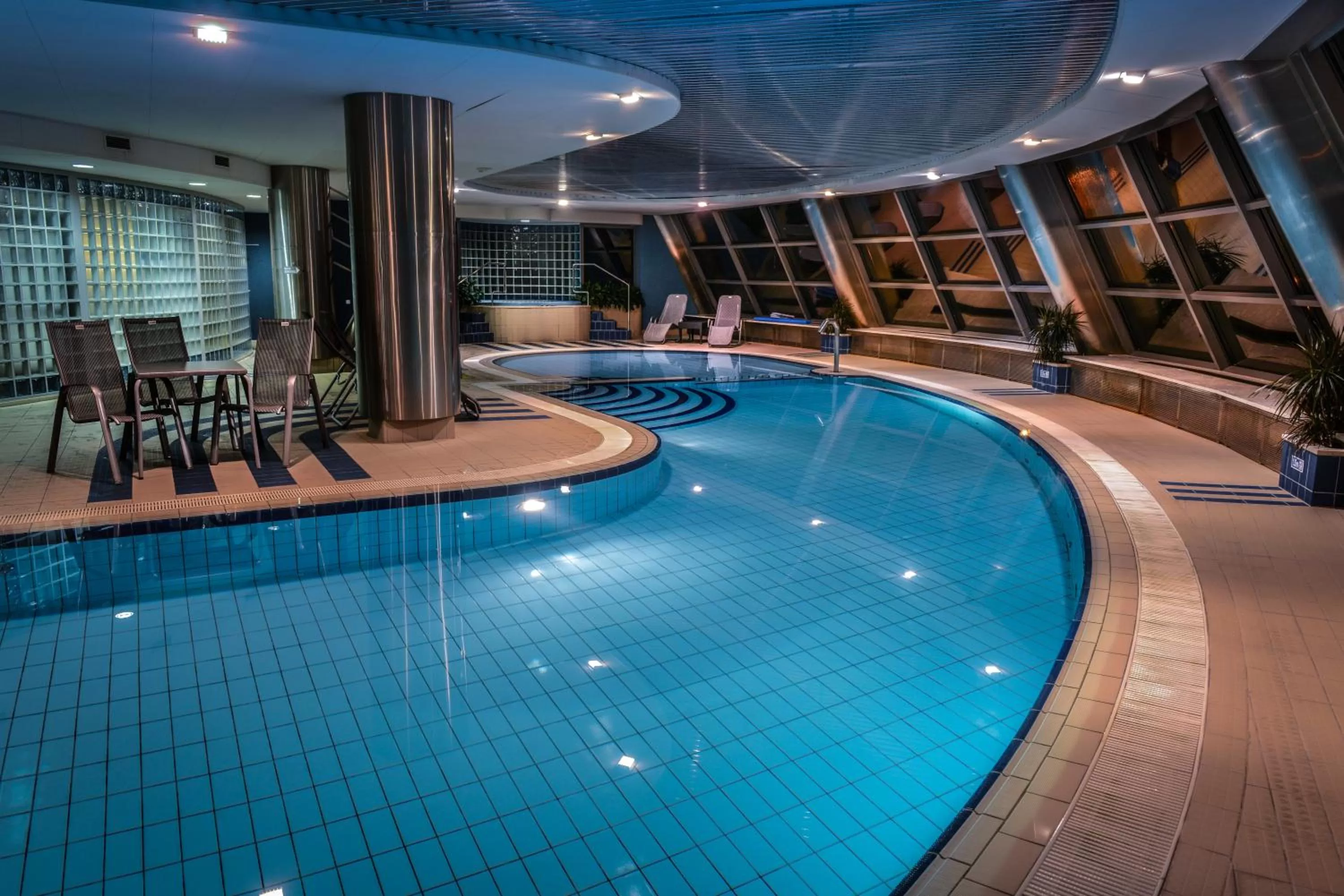 Night in Hotel Belweder