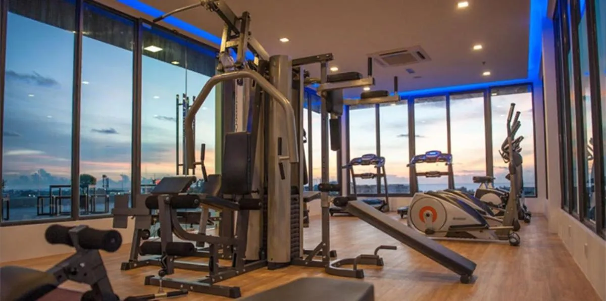 Fitness centre/facilities in Sky Hotel