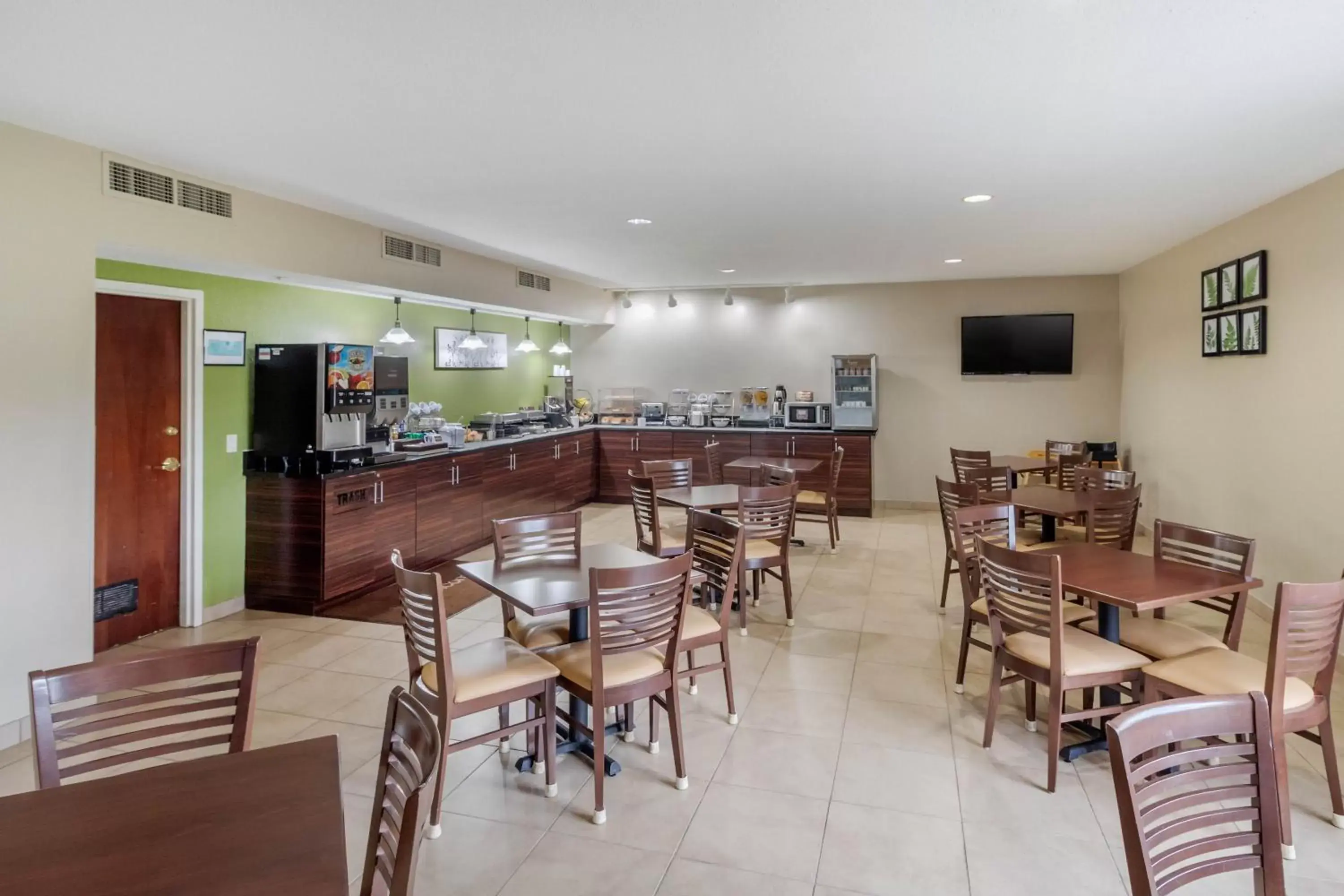 Restaurant/Places to Eat in Sleep Inn & Suites Allendale
