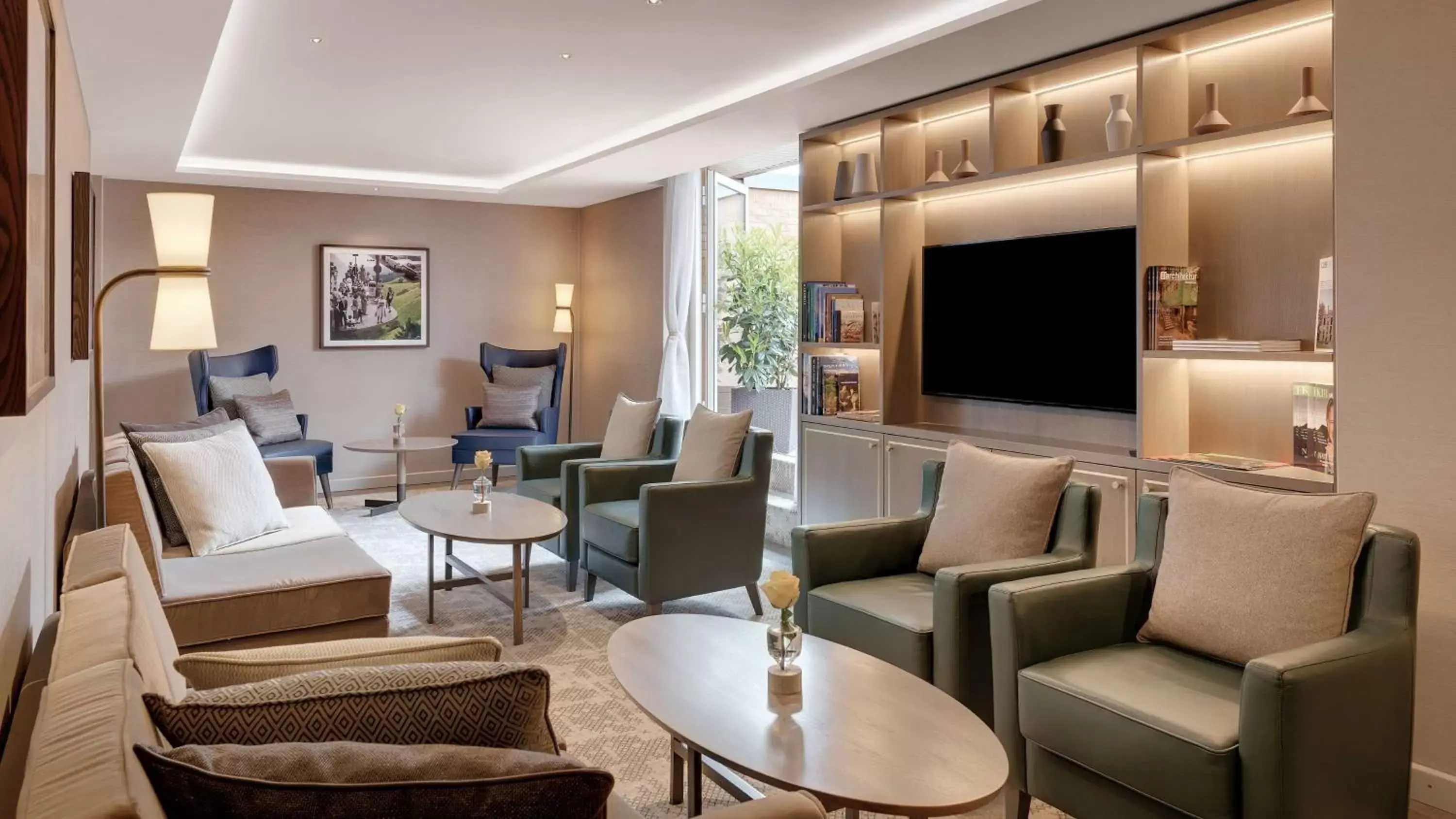 Property building in Hilton Munich City Property building in Hilton Munich City