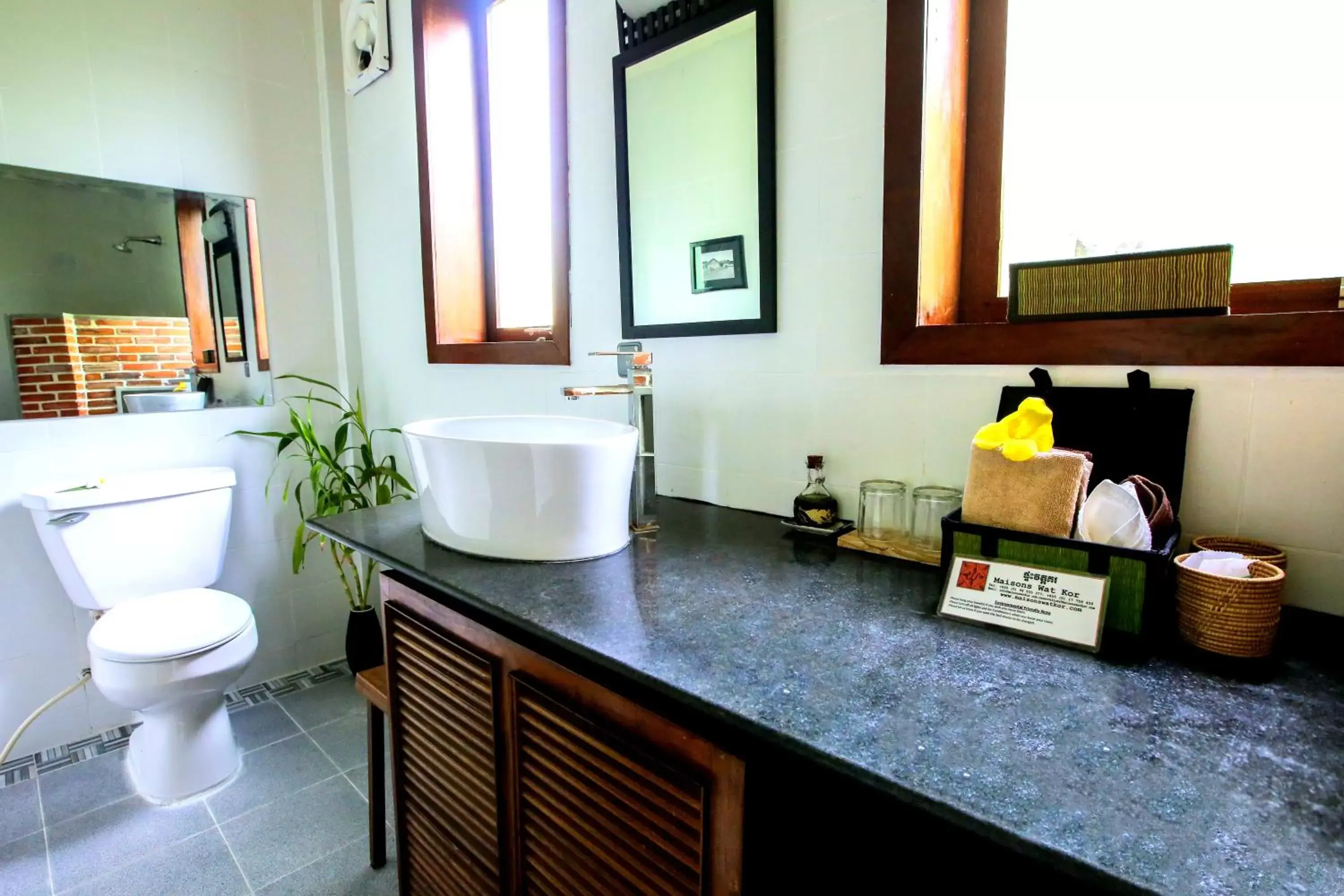 Toilet, Bathroom in Maisons Wat Kor