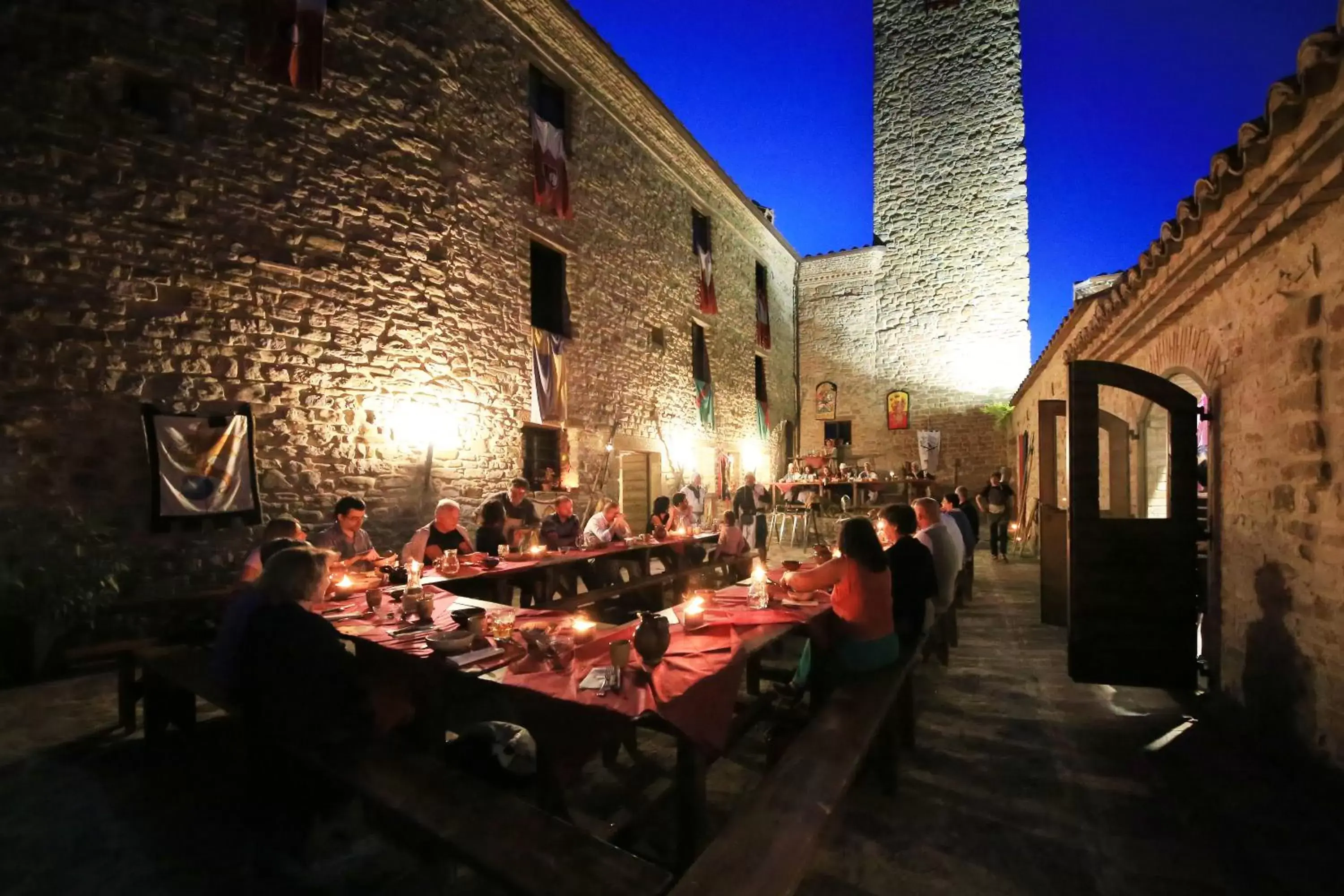 Activities, Restaurant/Places to Eat in Castello Di Giomici