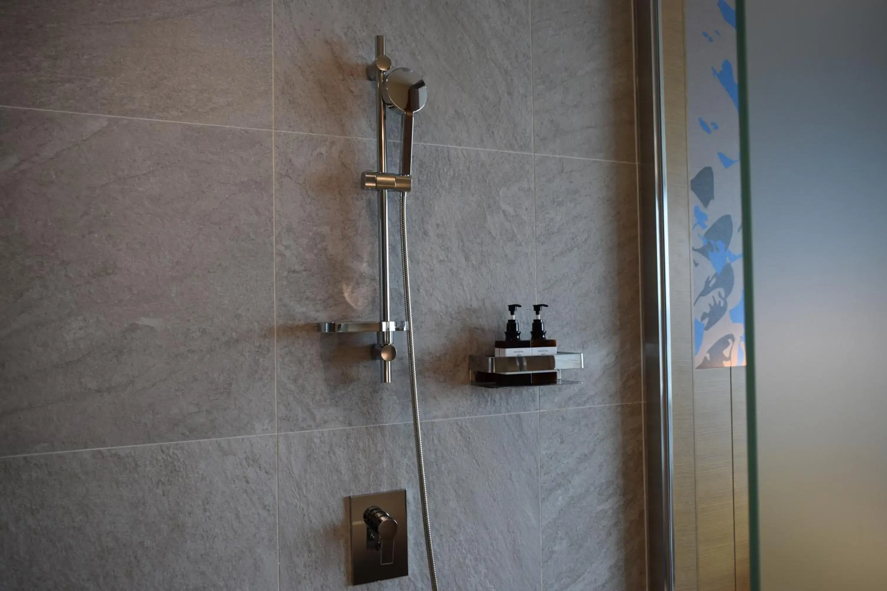 Shower, Bathroom in Novotel Suites Ambassador Seoul Yongsan