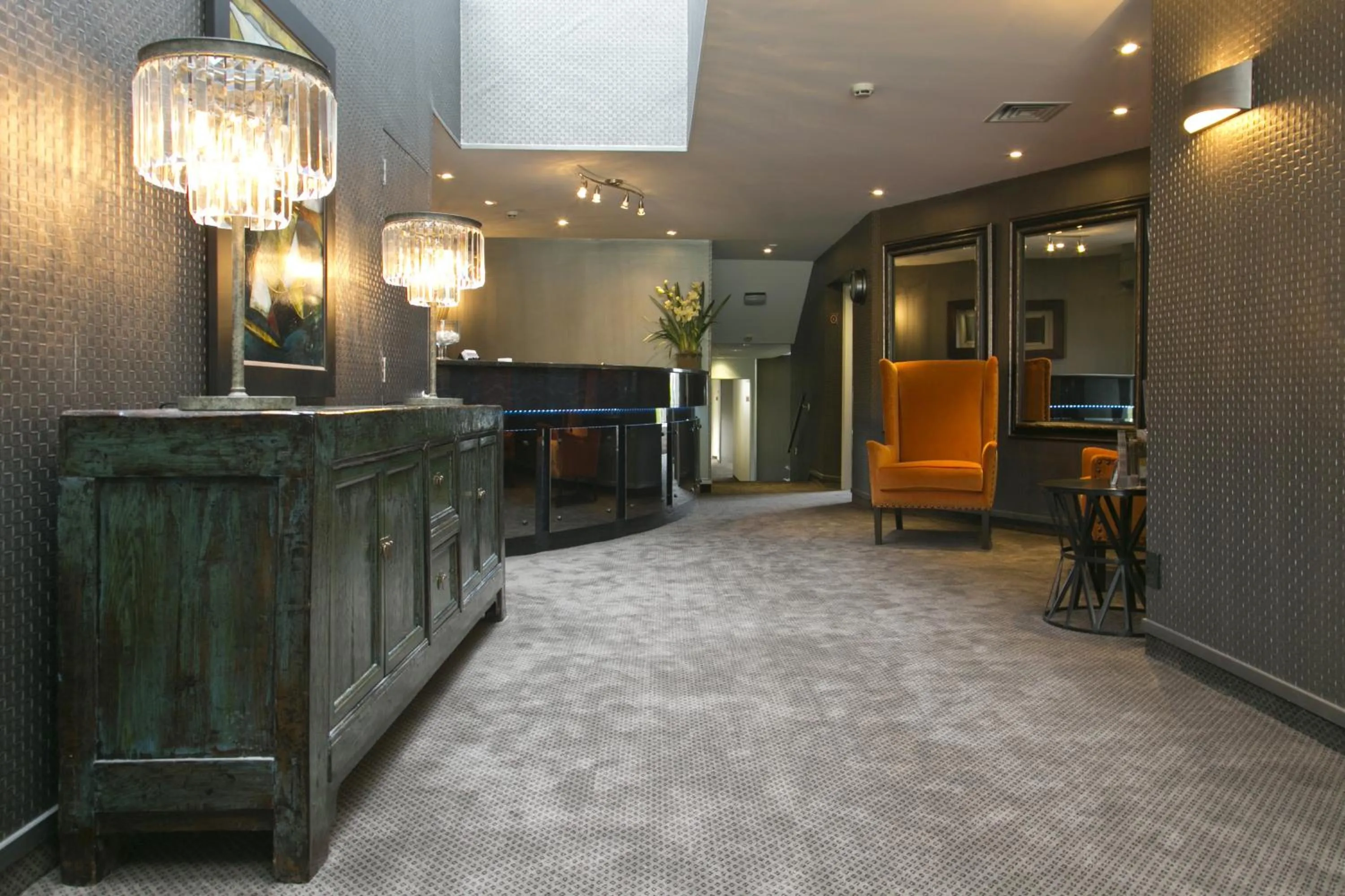 Lobby or reception in The Cove- On The Lake