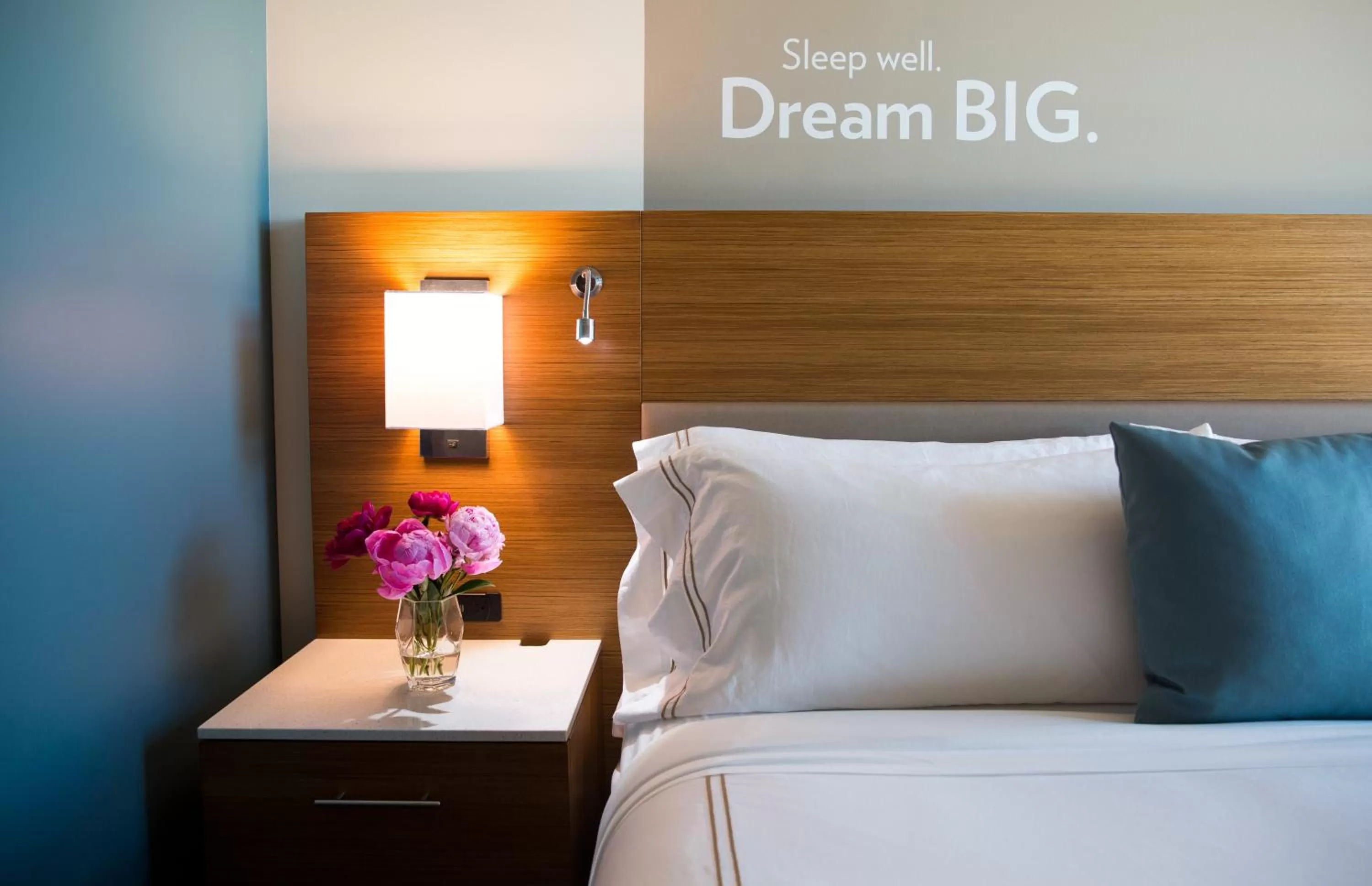 Photo of the whole room, Bed in EVEN Hotel Seattle Downtown - Lake Union by IHG