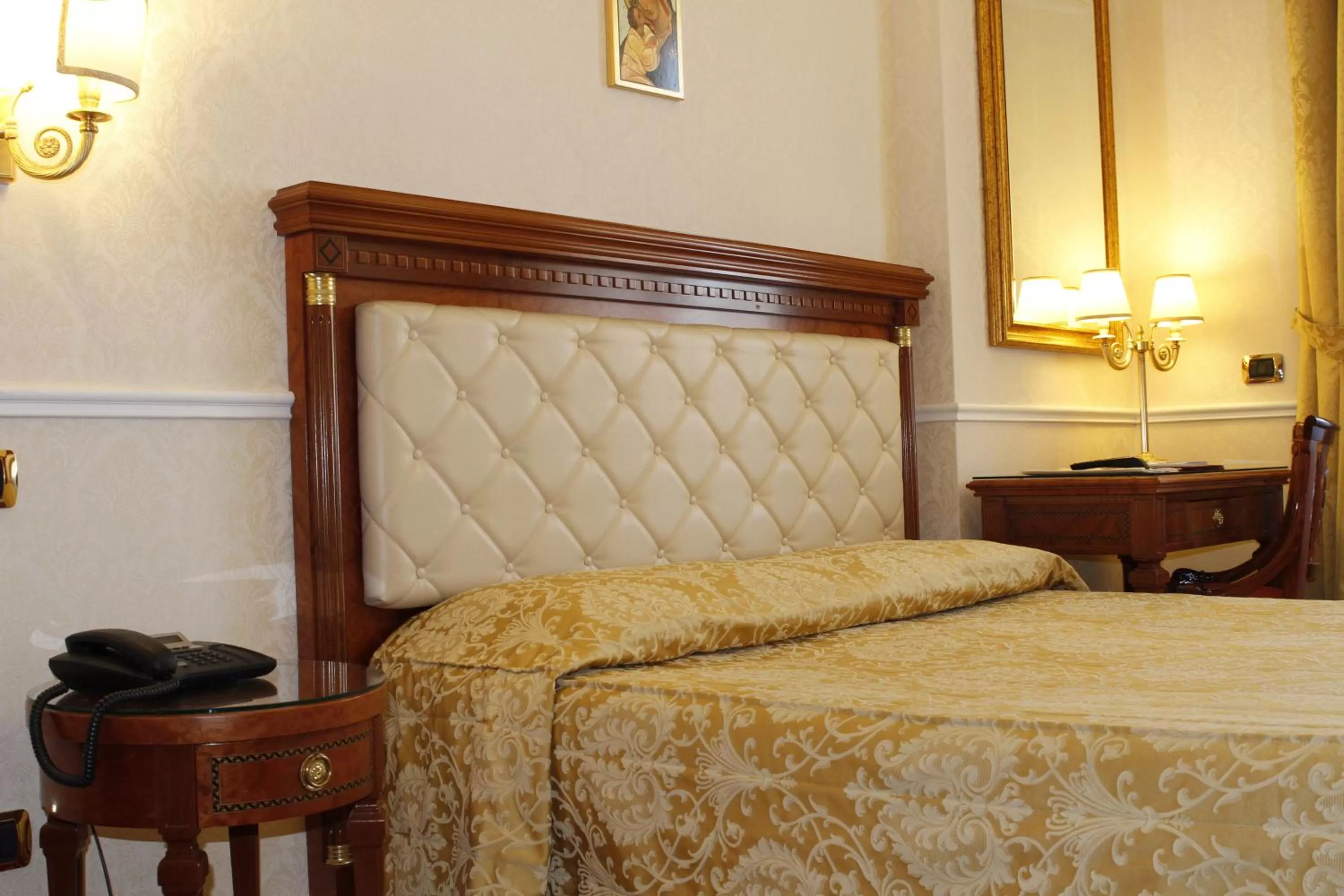 Bed in Hotel Villa Pinciana