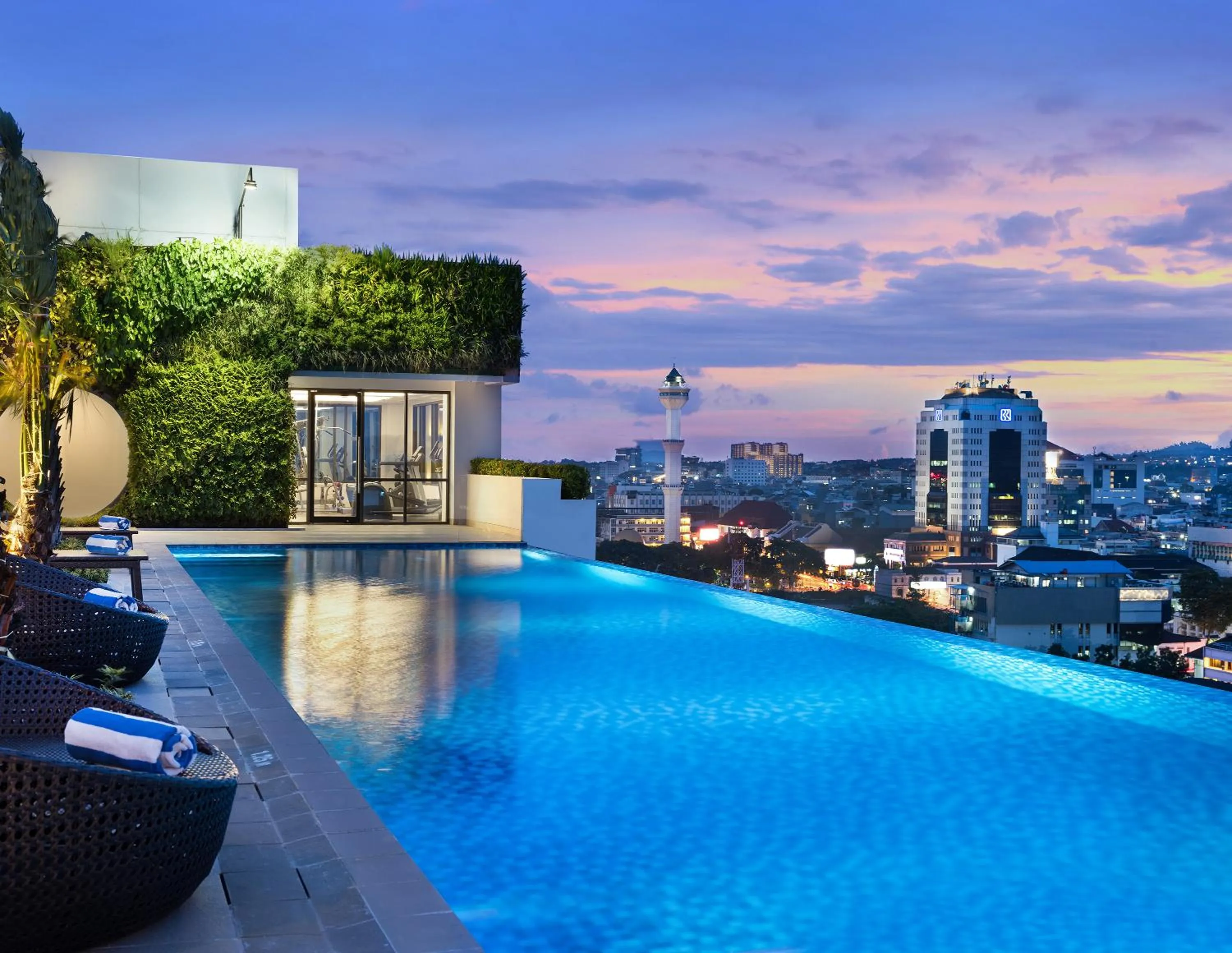 Fitness centre/facilities in Mercure Bandung City Centre