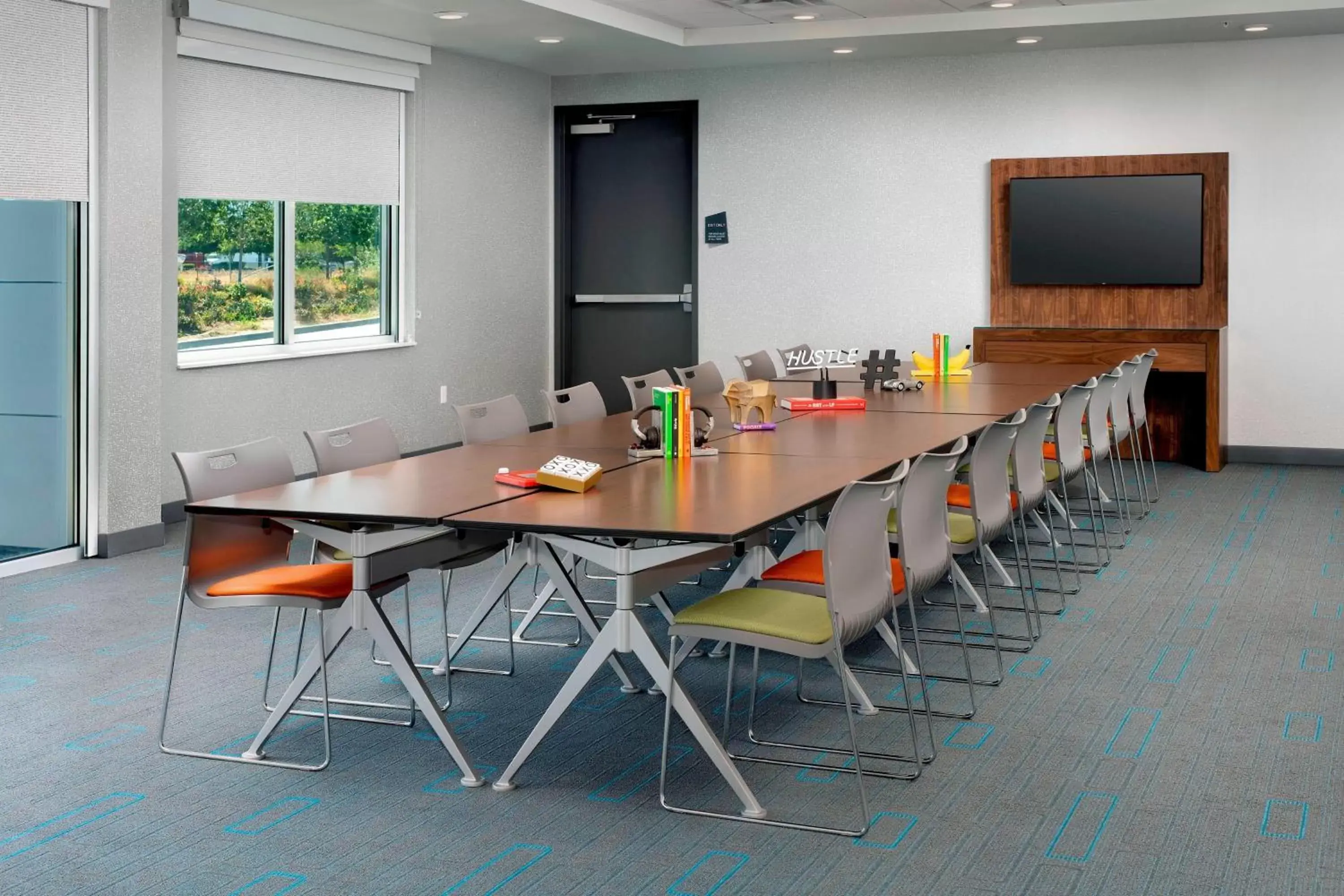 Meeting/conference room in Aloft Wilmington at Coastline Center
