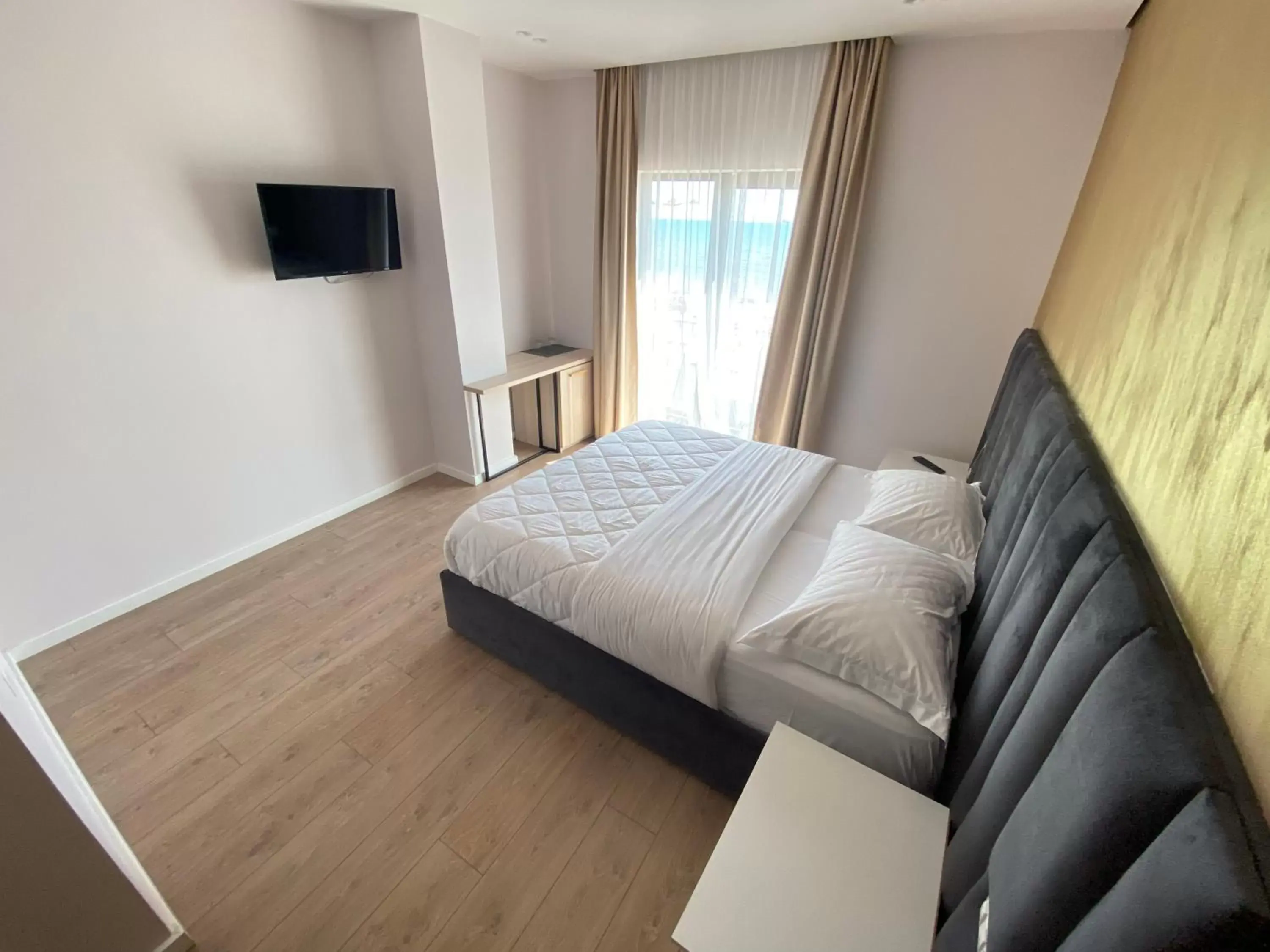 Double or Twin Room with Sea View and French Balcony in Hotel Alion Double or Twin Room with Sea View and French Balcony in Hotel Alion