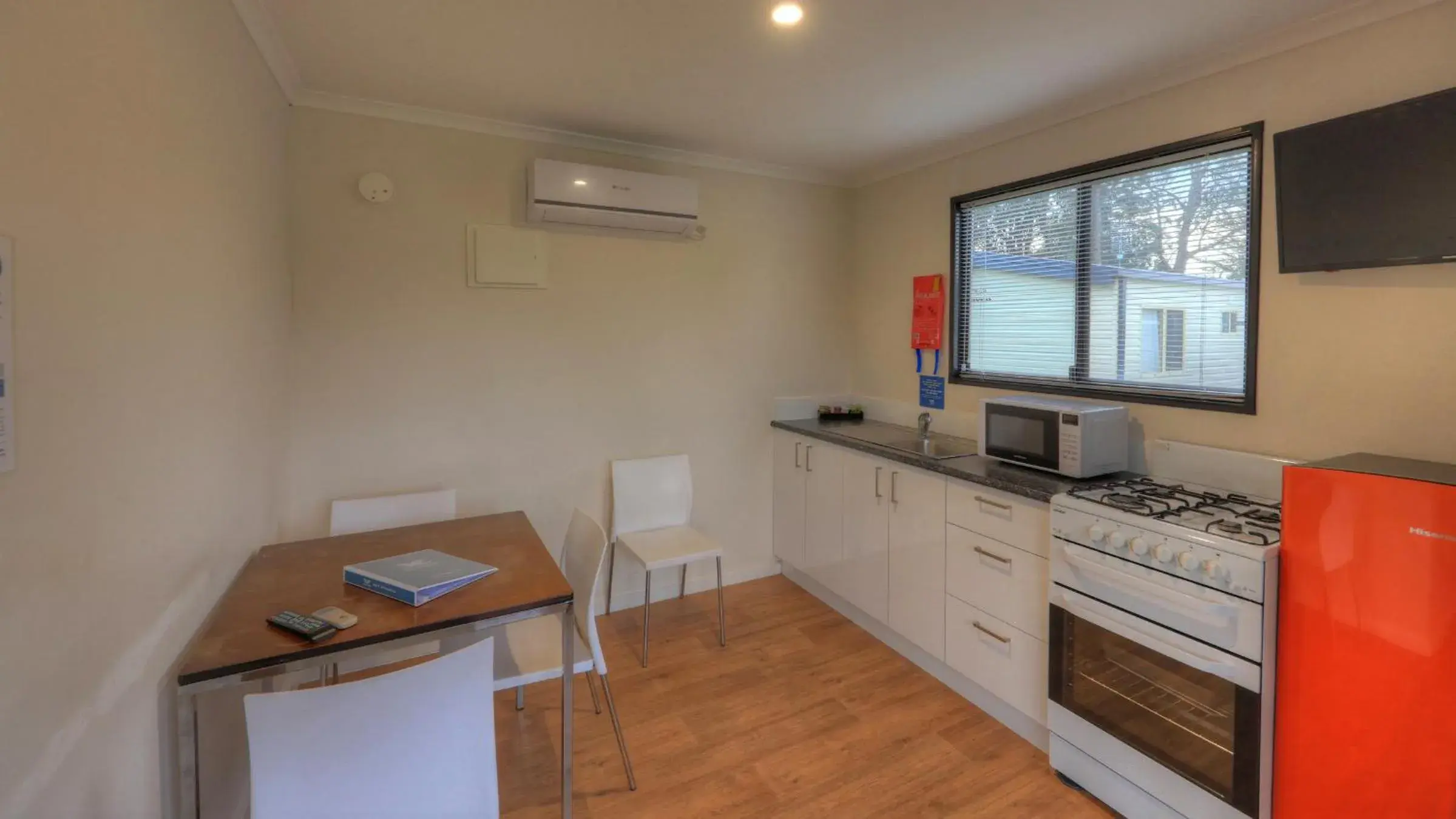 Kitchen or kitchenette, Kitchen/Kitchenette in Eden Gateway Holiday Park