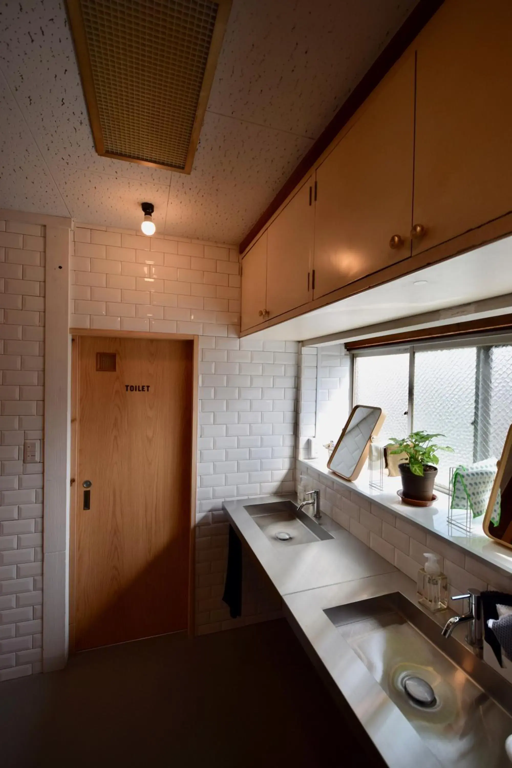 Toilet, Kitchen/Kitchenette in Saga International GuestHouse Hagakure