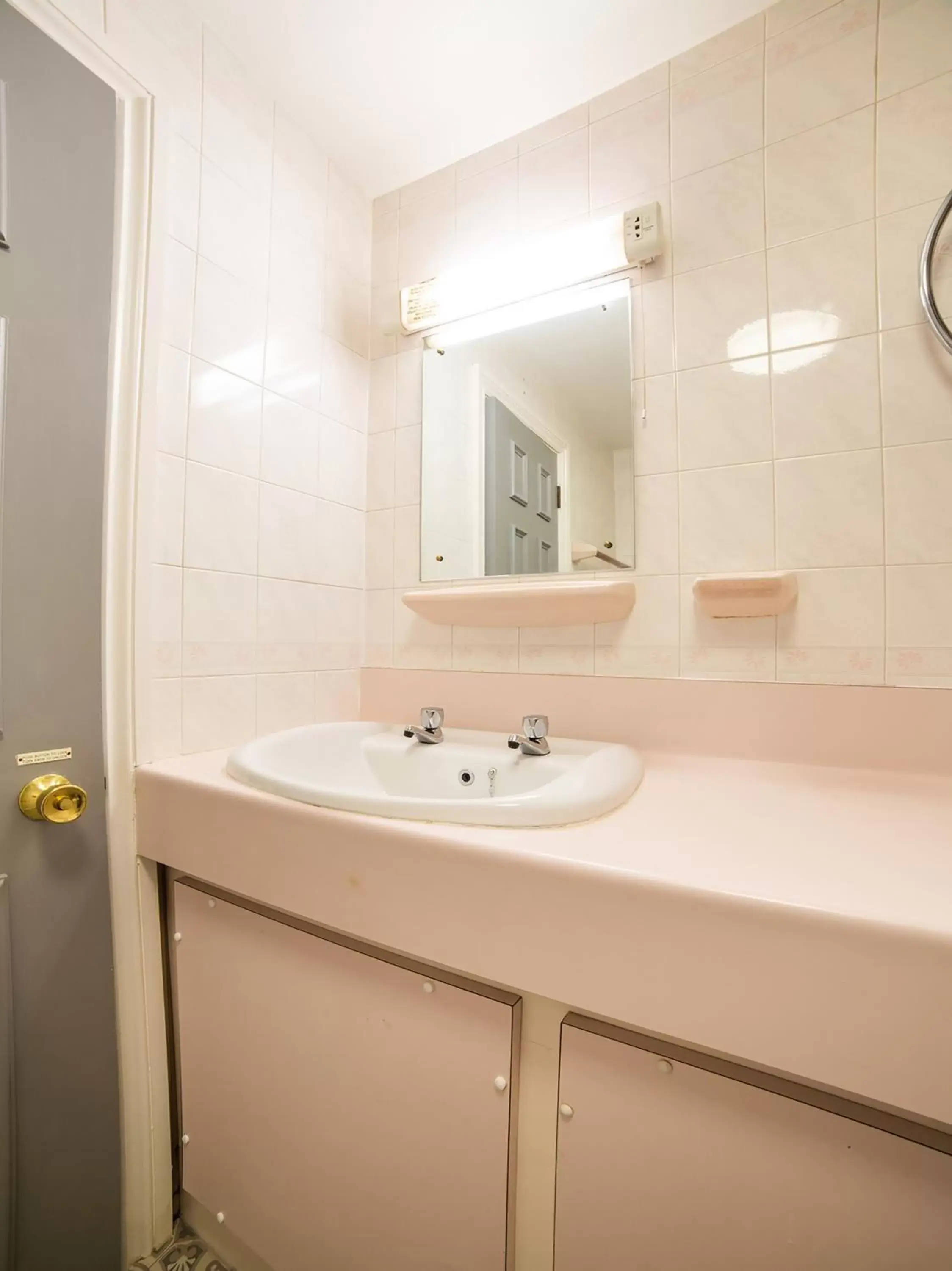 Bathroom in Churchill's Hotel