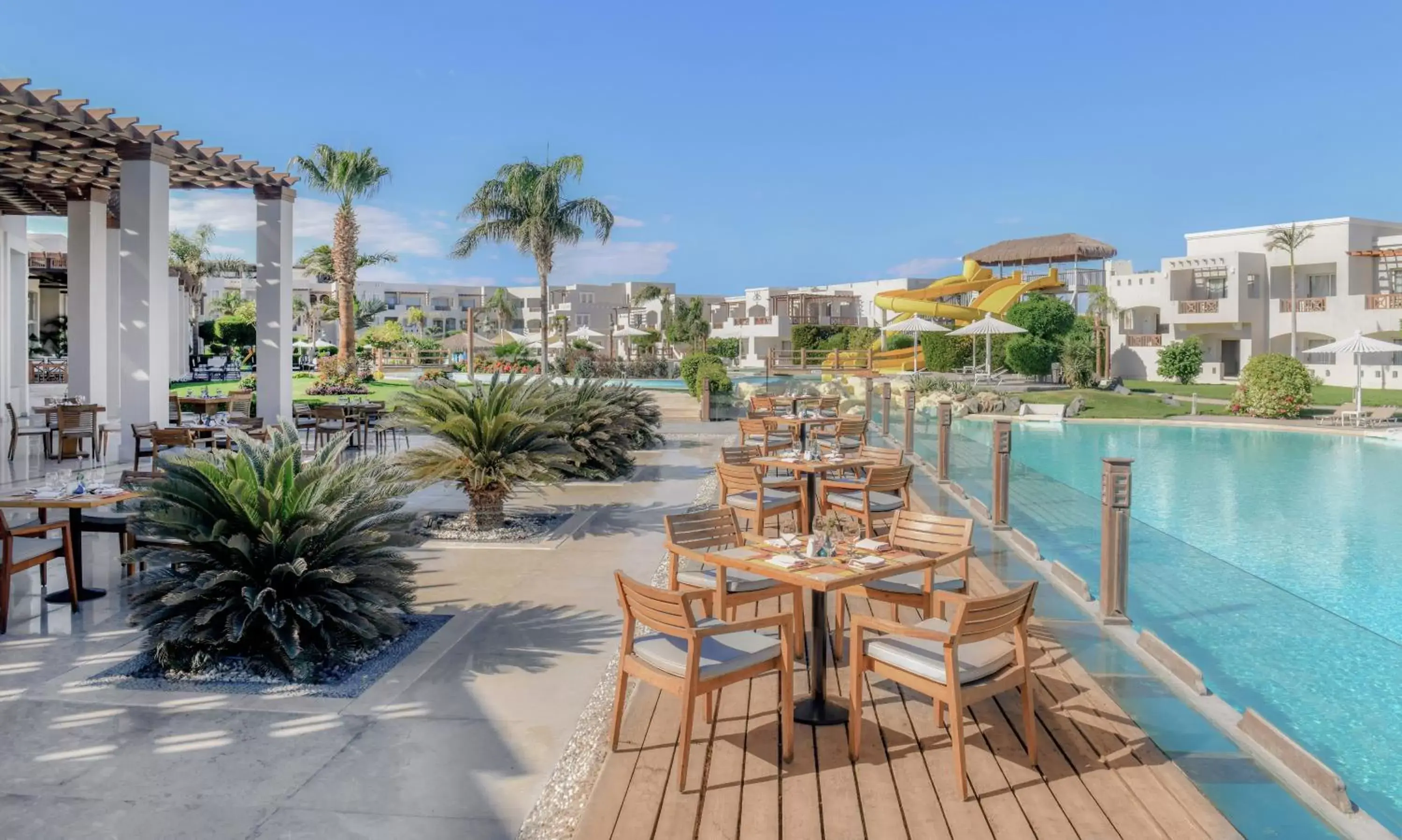 Property building, Swimming Pool in Sentido Casa Del Mar Resort