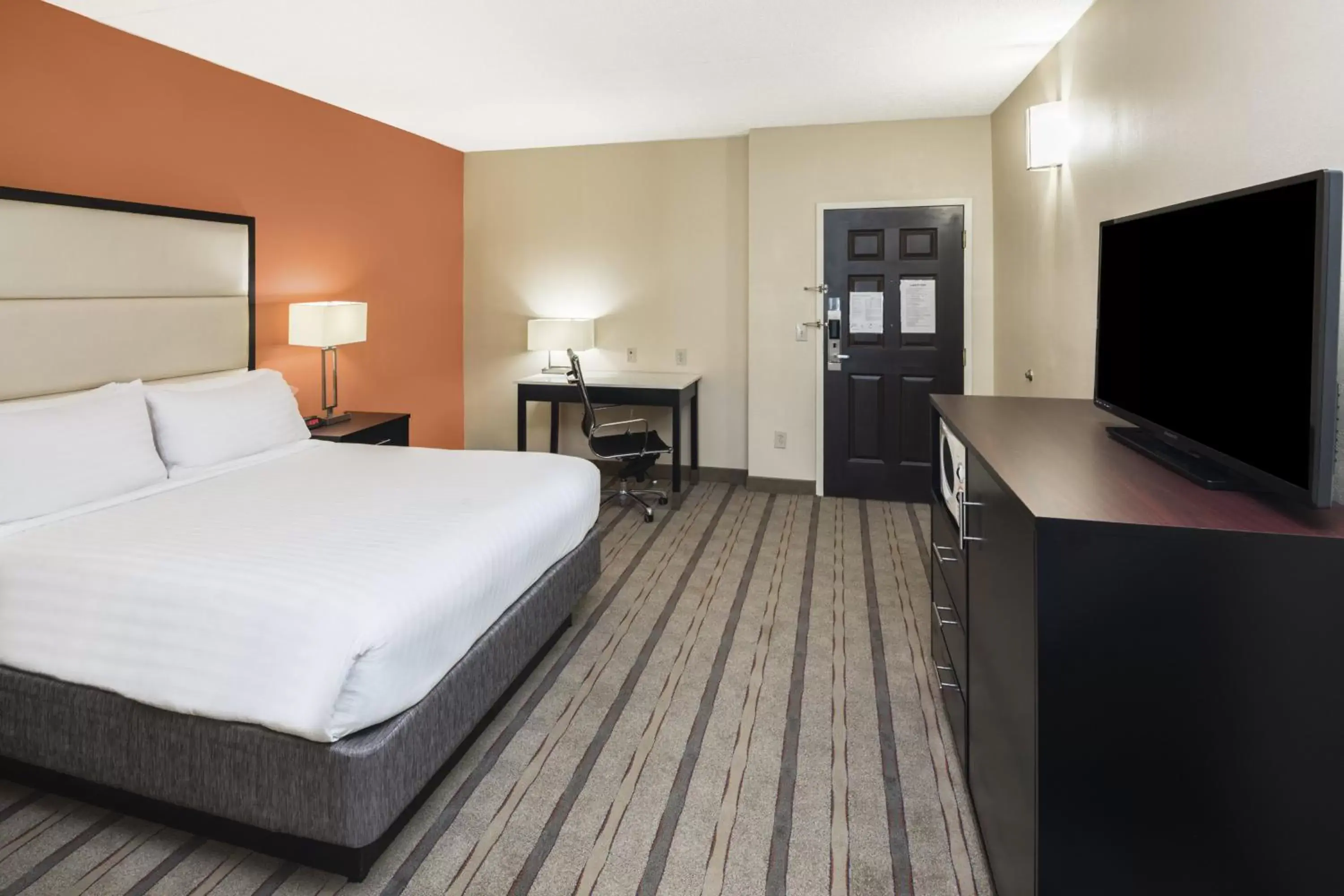 Photo of the whole room in Holiday Inn Express & Suites Atlanta NE- Duluth, an IHG Hotel