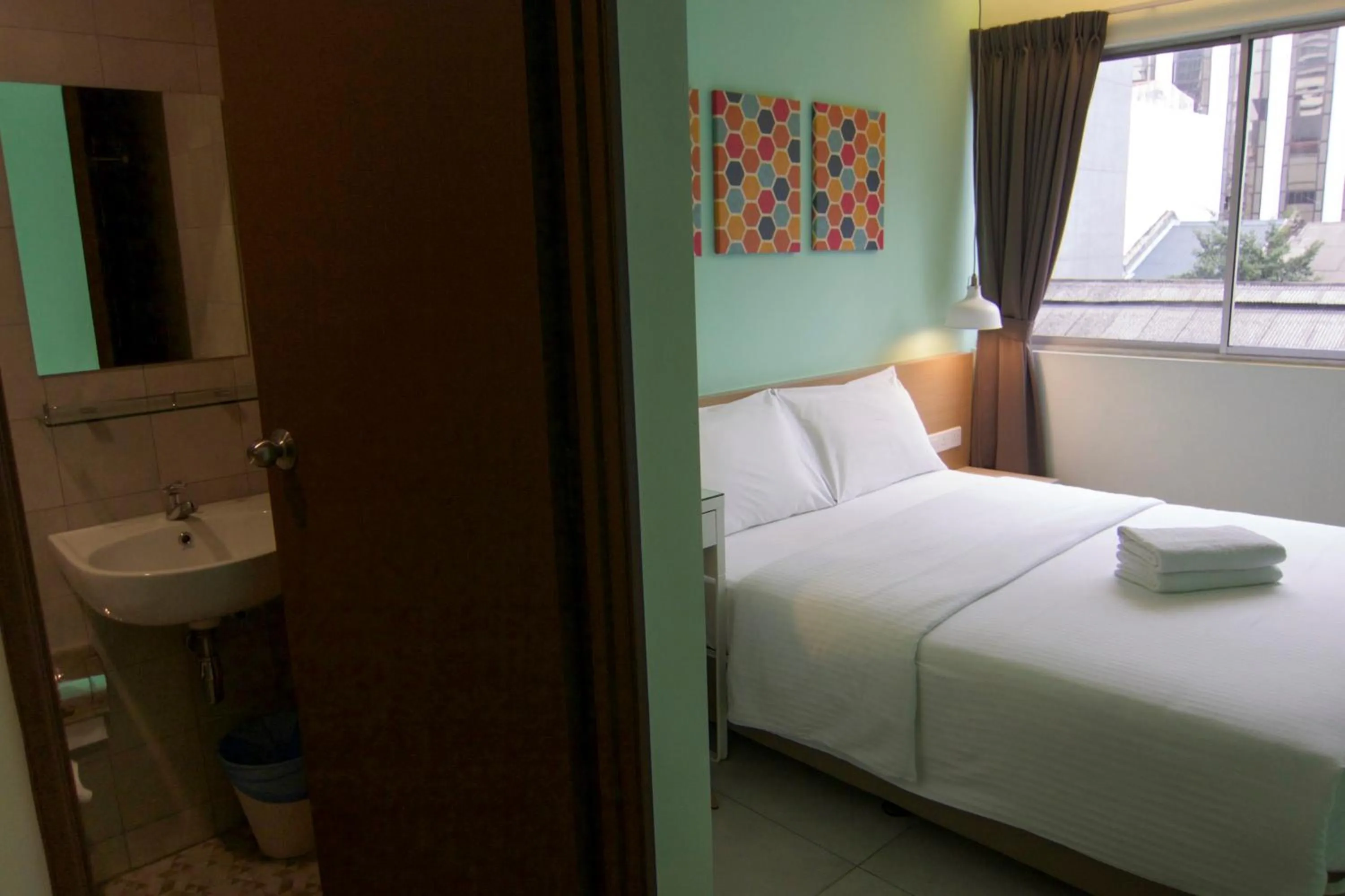 Bedroom, Bed in Hotel 1000 Miles