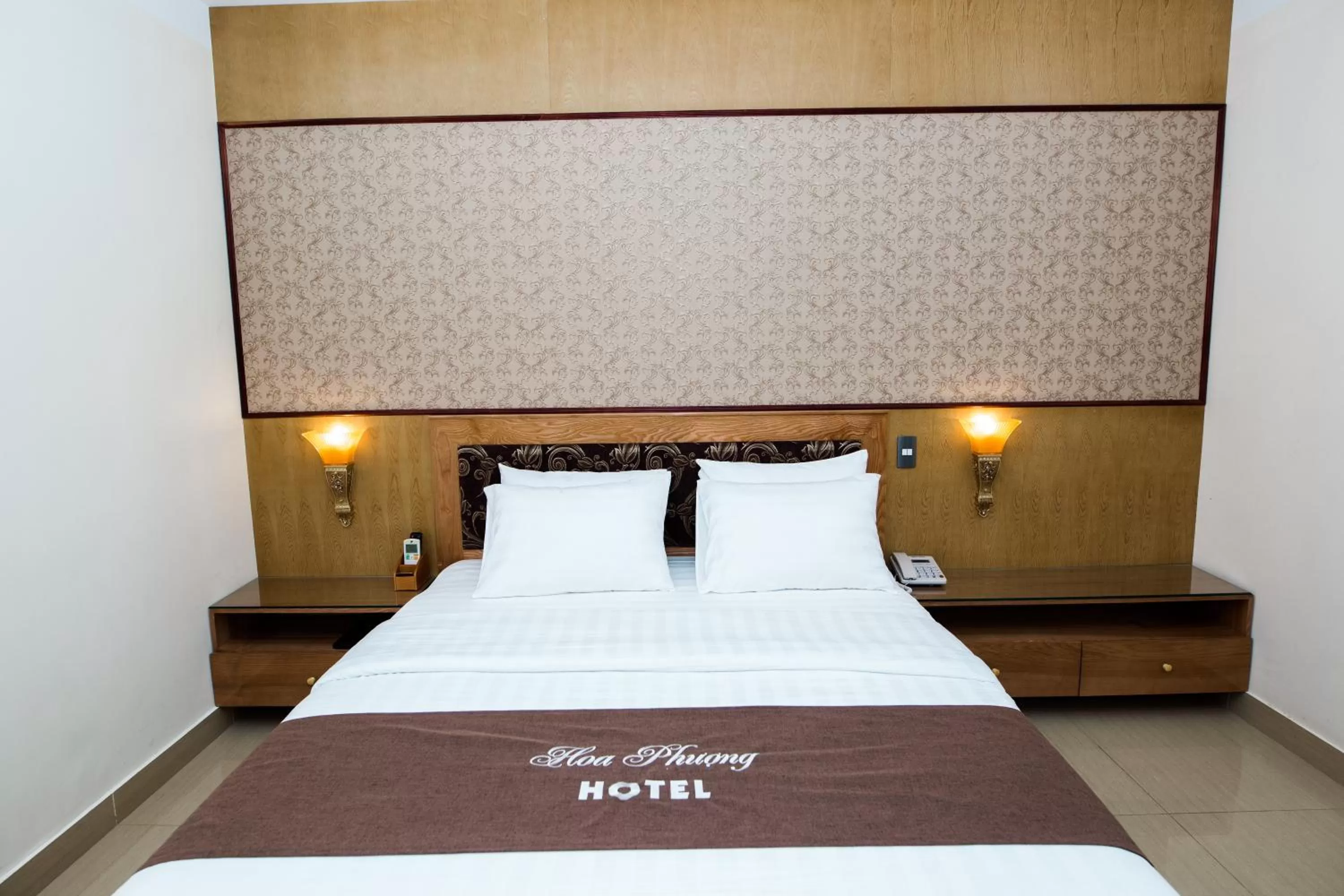 Bed in Hoa Phuong Hotel